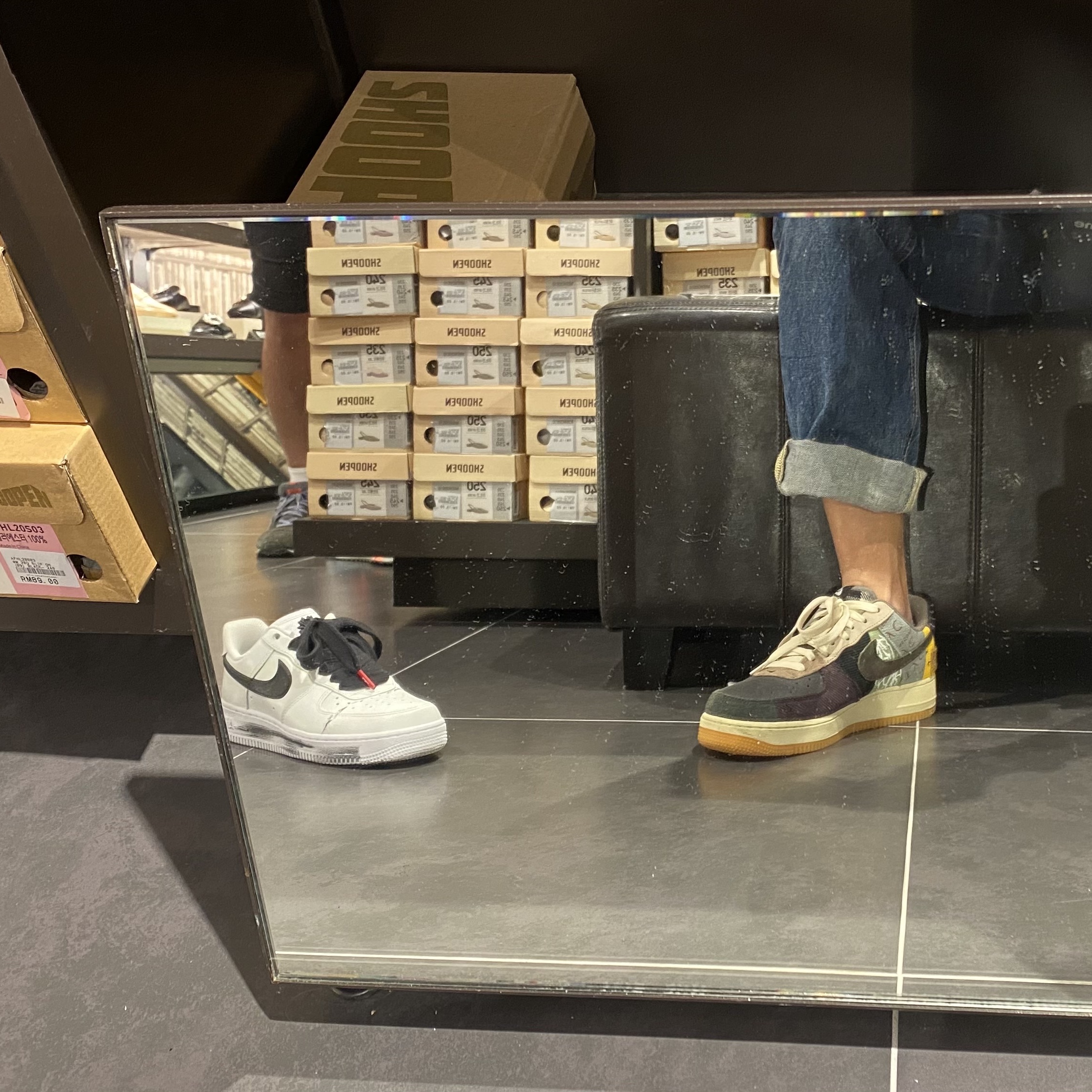 Nike x Peaceminusone Air Force 1 Low Para-Noise 2.0, Nike x Travis Scott Air Force 1 Low Cactus Jack 착용 스타일