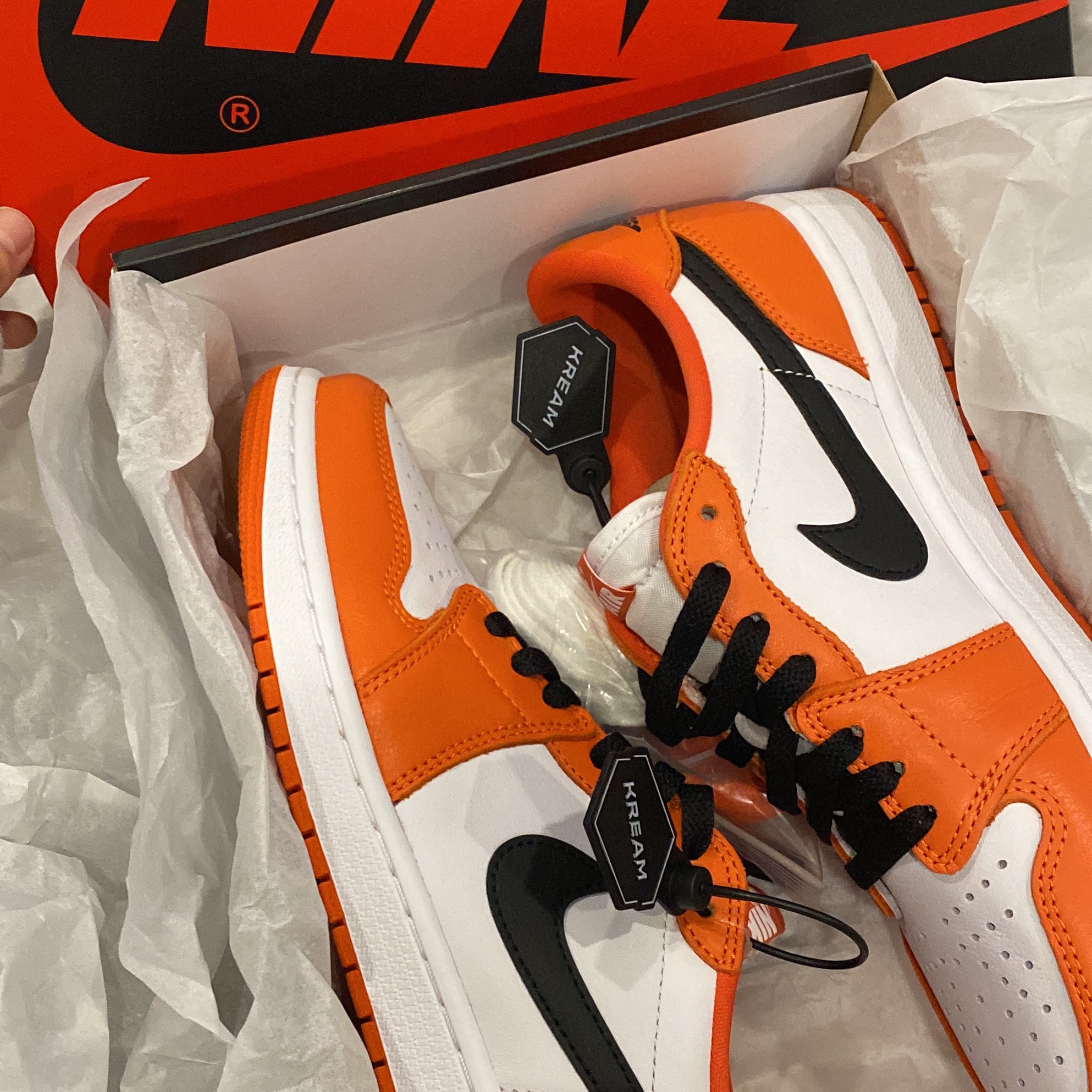 Jordan 1 Low OG Starfish 착용 스타일