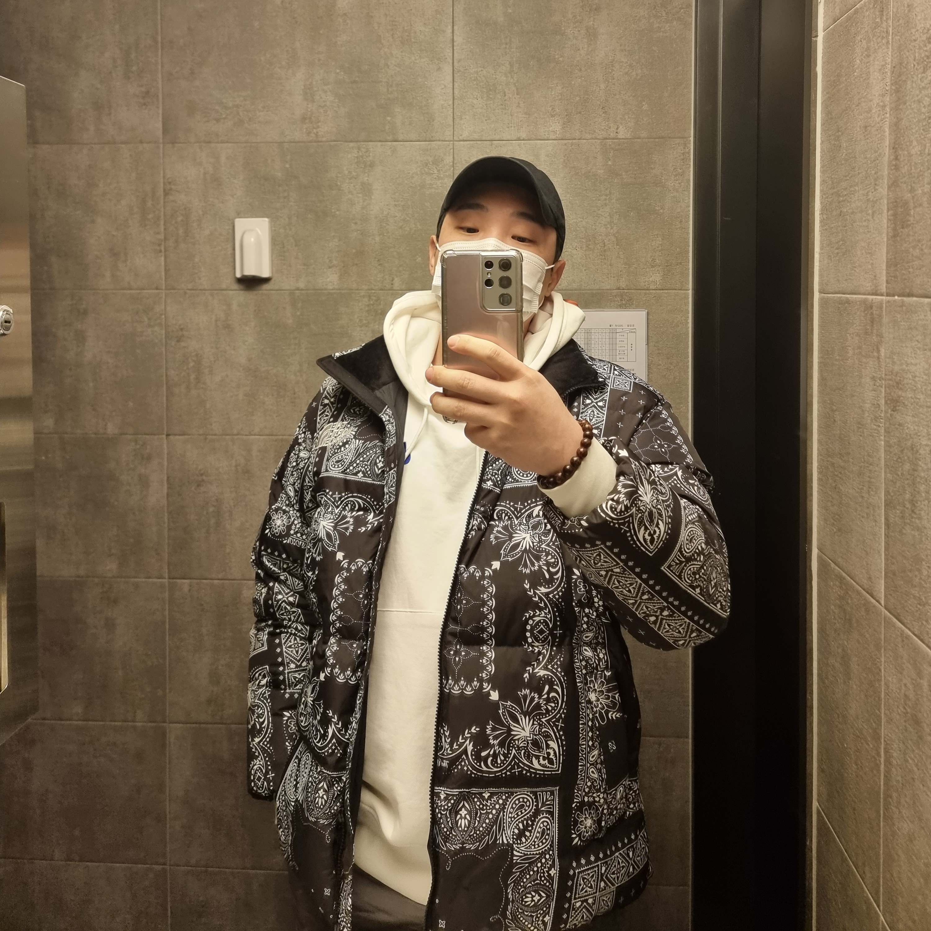 The North Face Lofty Down Jacket Black 착용 스타일