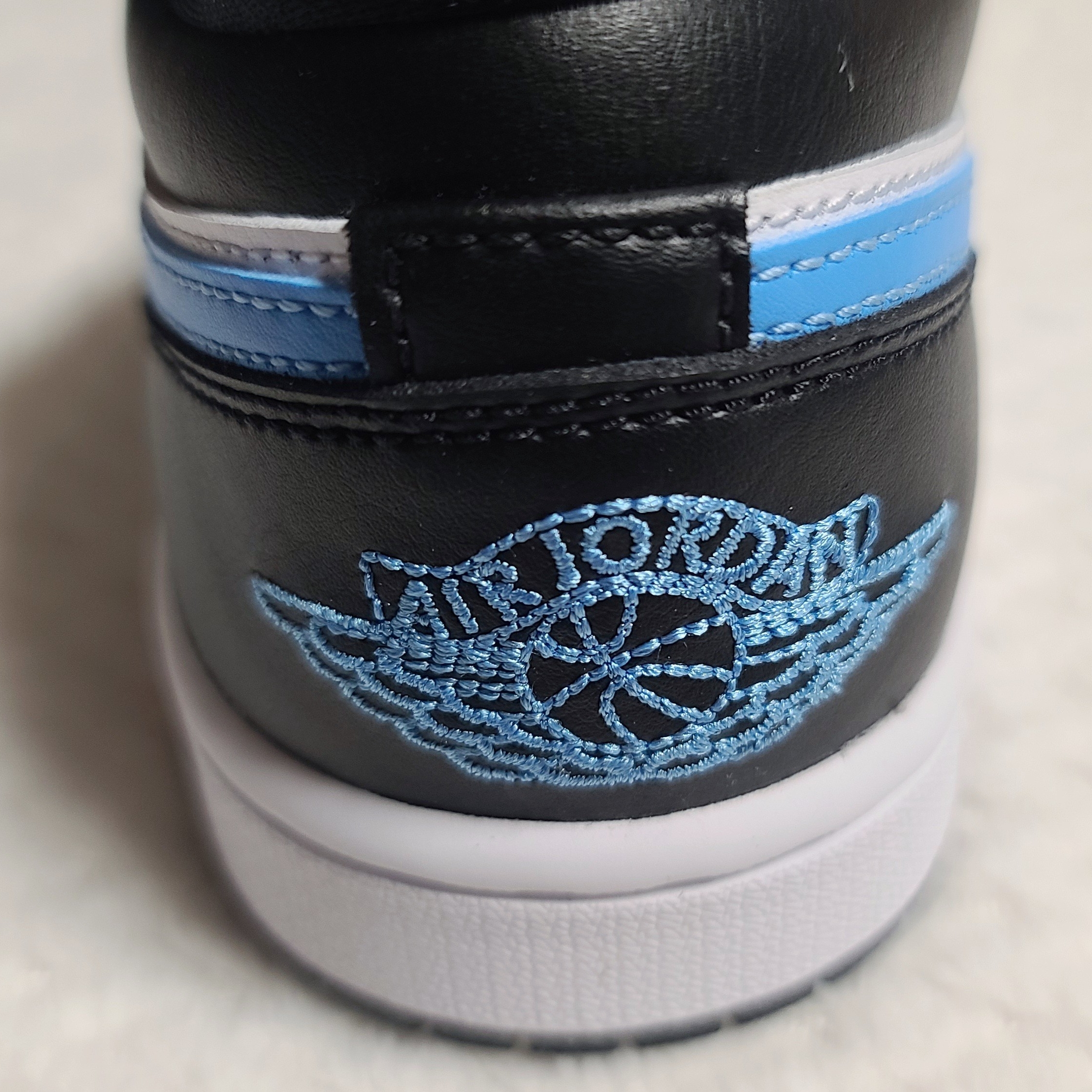 (W) Jordan 1 Low Black University Blue 착용 스타일 - 2