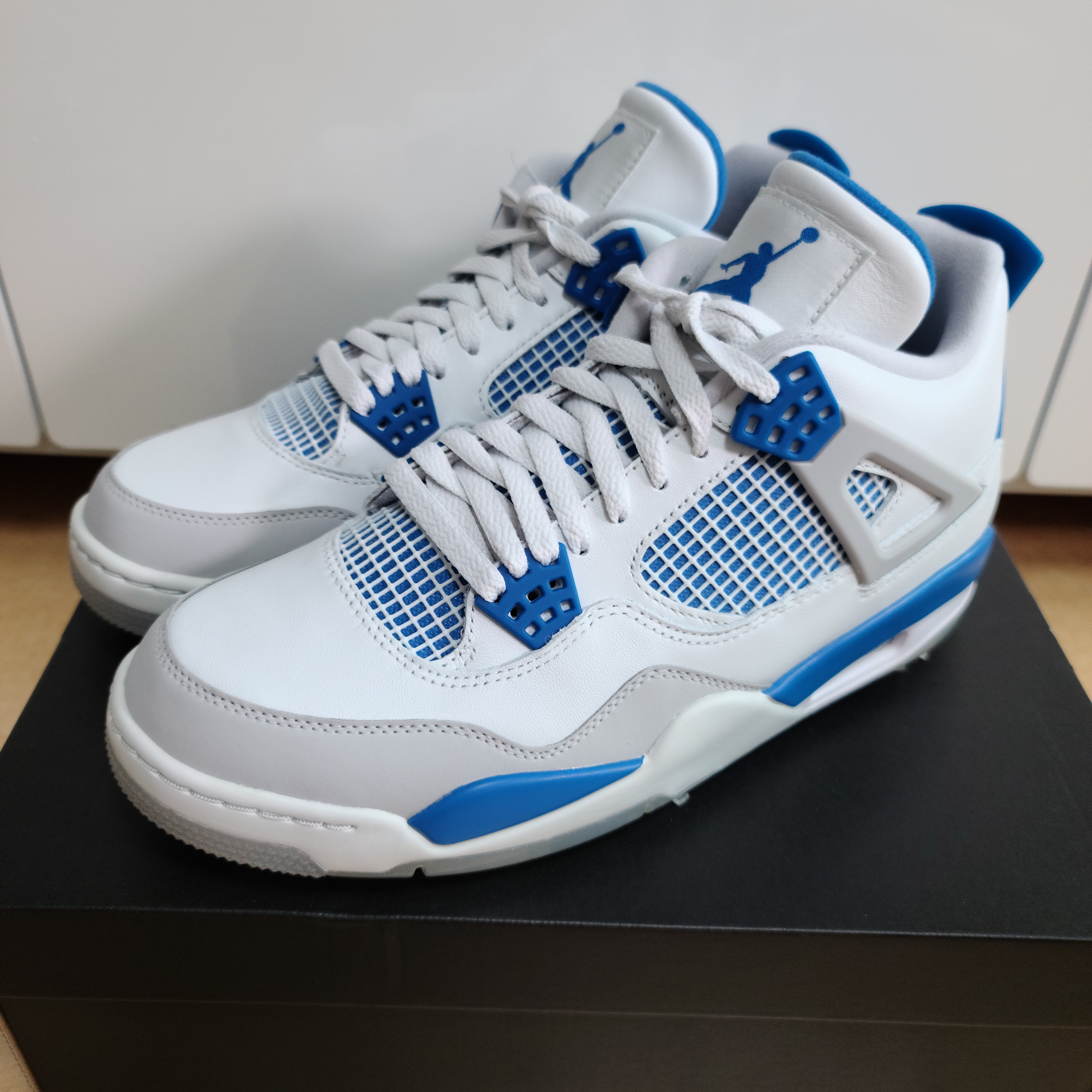 Jordan 4 Golf White Military Blue 착용 스타일