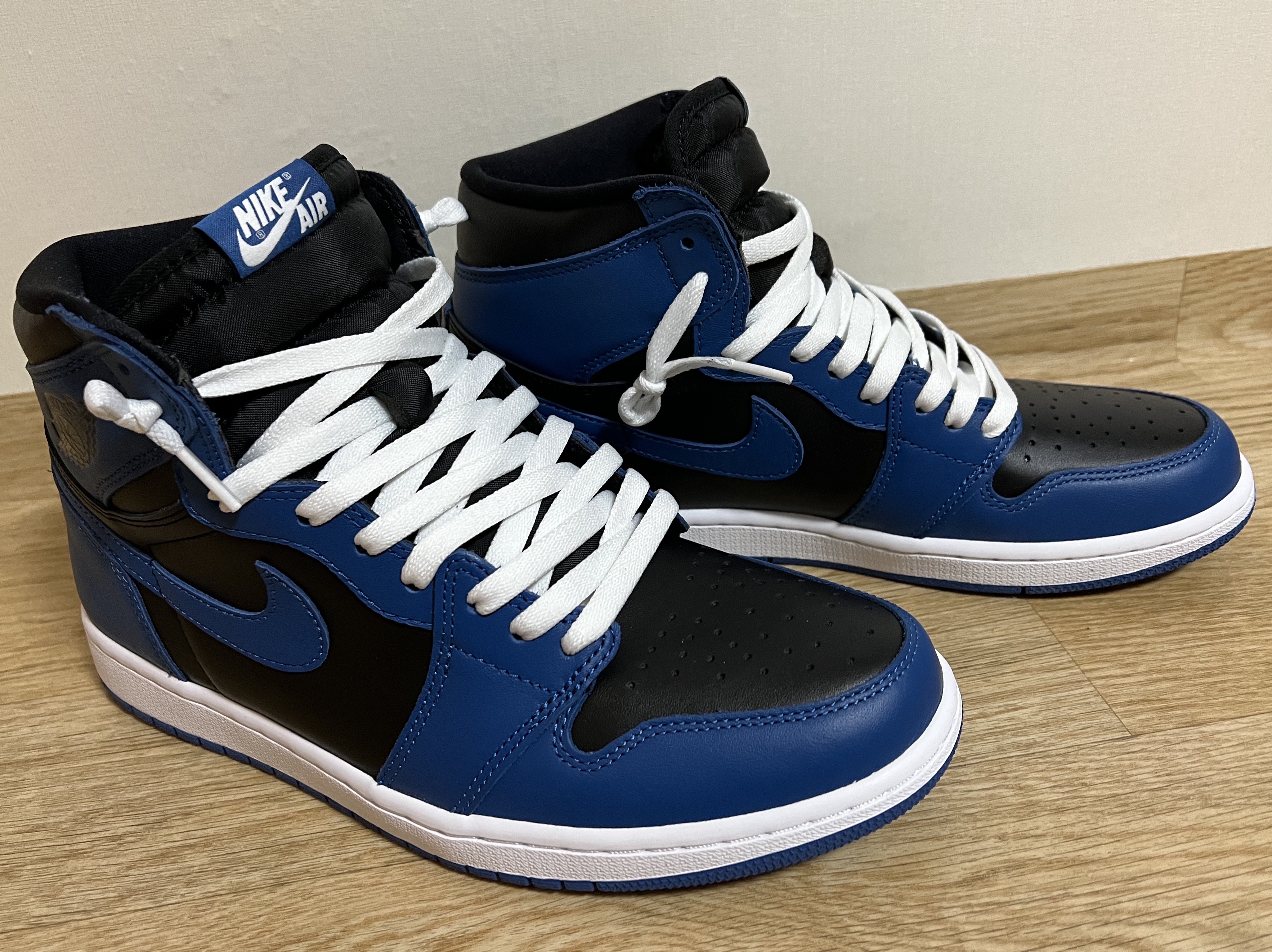Jordan 1 Retro High OG Dark Marina Blue 착용 스타일 - 1