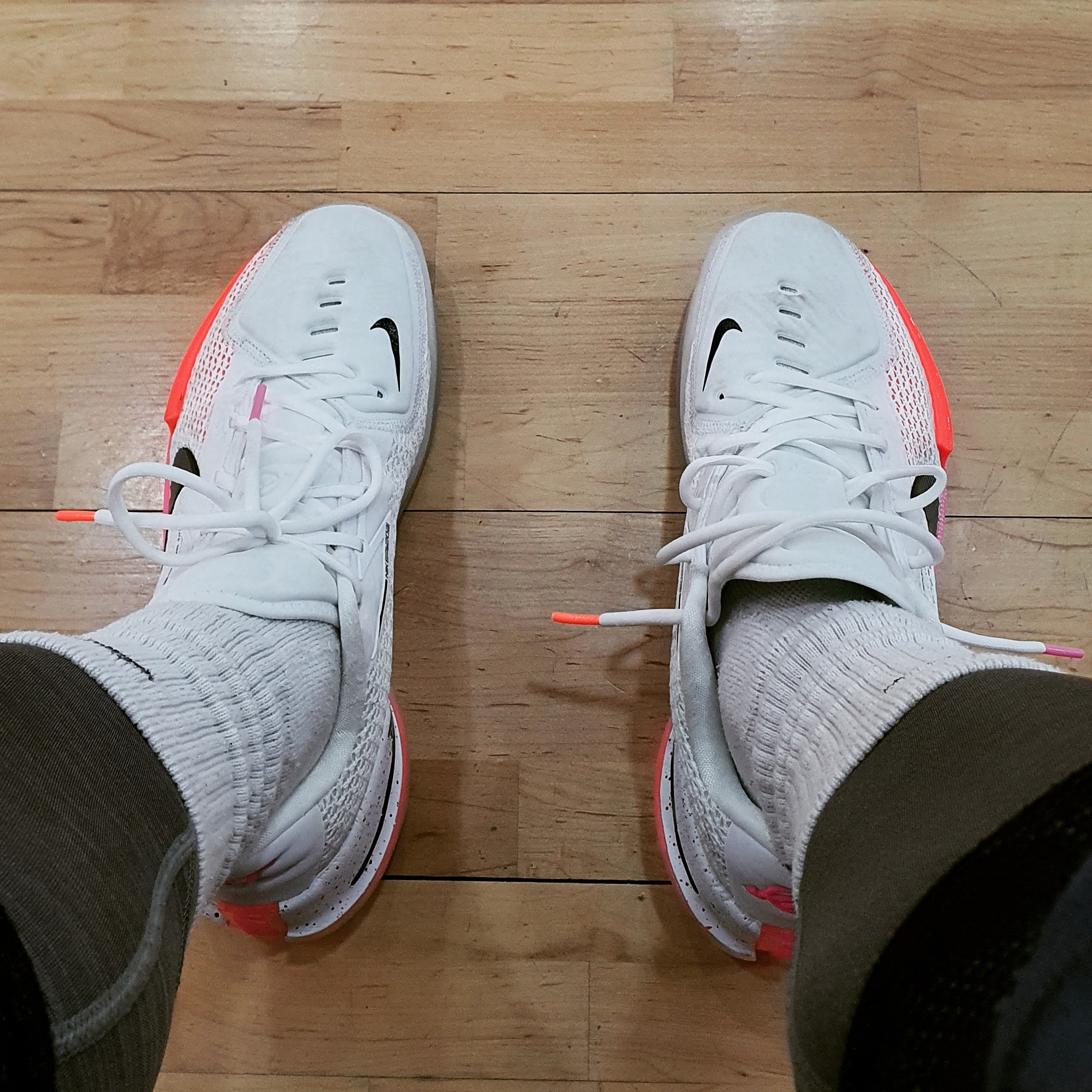 Nike Air Zoom GT Cut Bright Crimson 착용 스타일