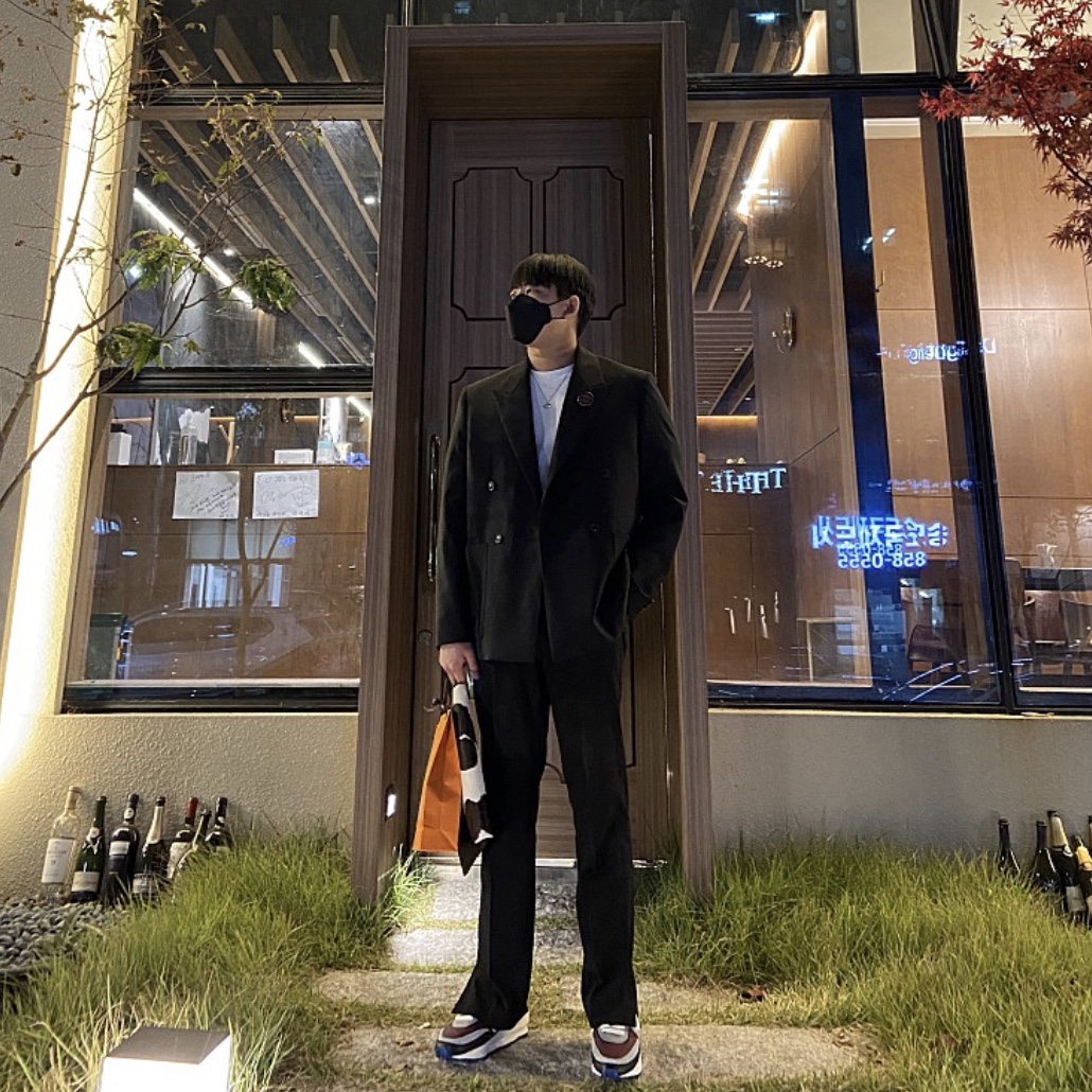 Nike x Sacai x Undercover LDWaffle Night Maroon Team Royal 착용 스타일