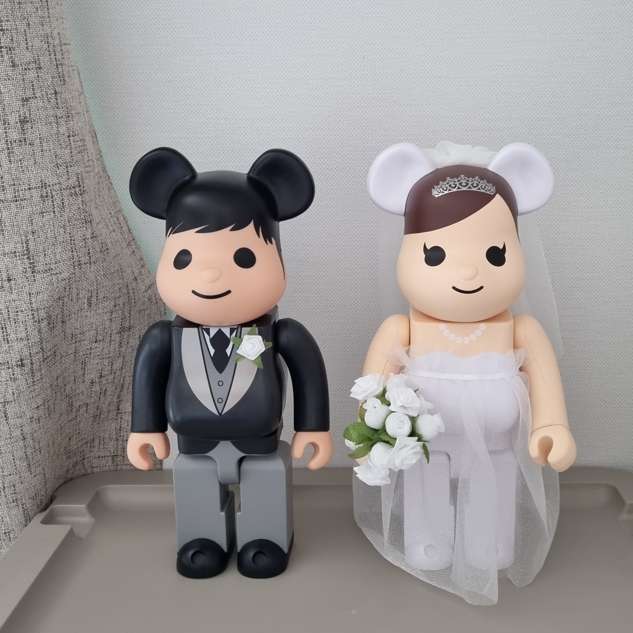 Bearbrick Greeting Wedding 3 400% 착용 스타일