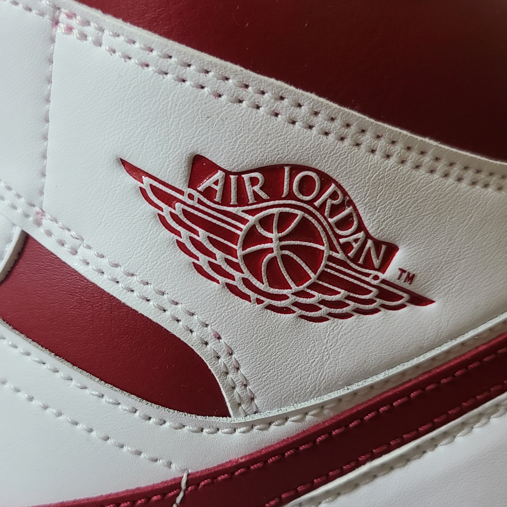 (W) Jordan 1 Mid Championship Red 착용 스타일 - 2