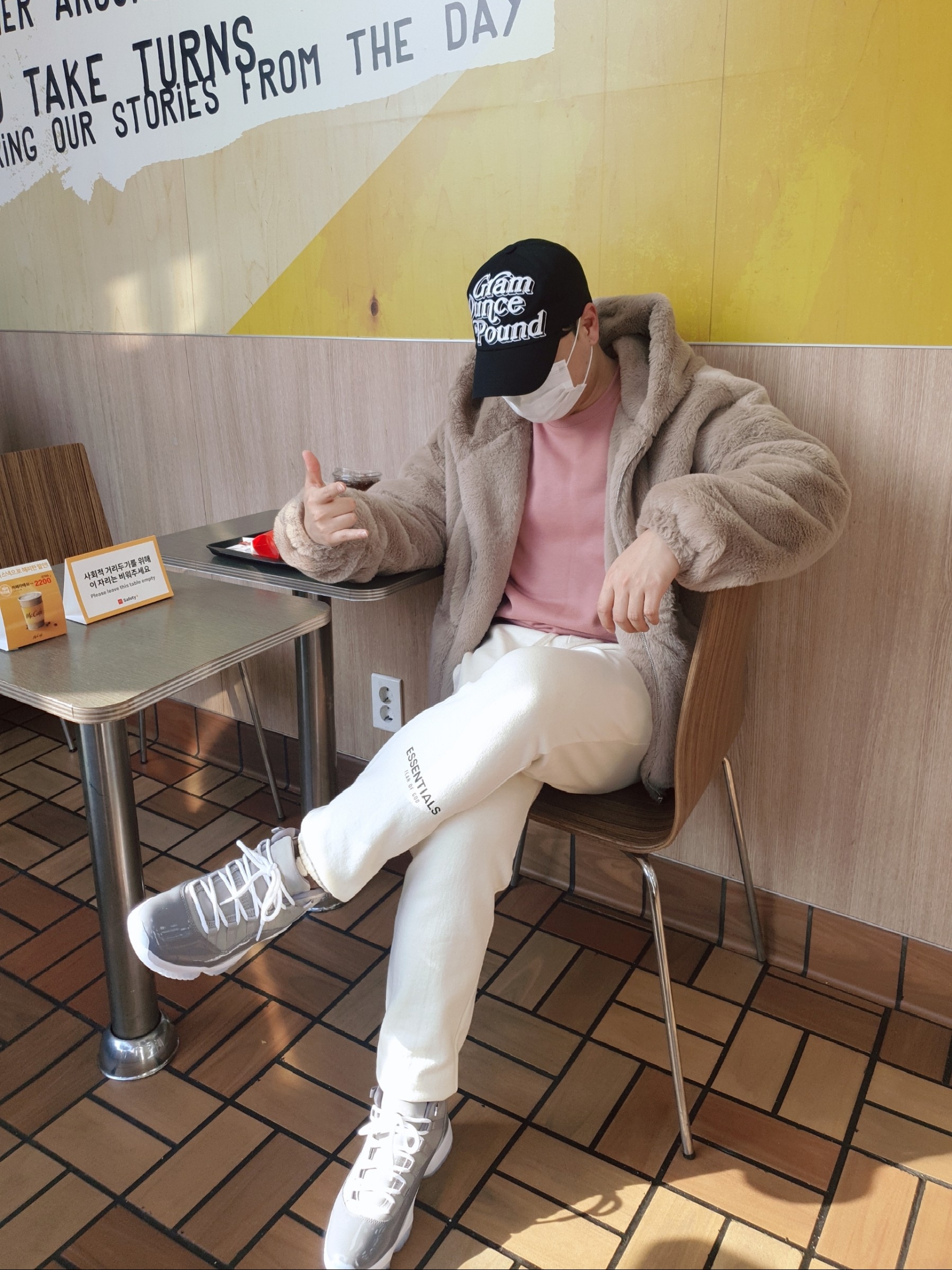 Jordan 11 Retro Cool Grey 2021 착용 스타일 - 2