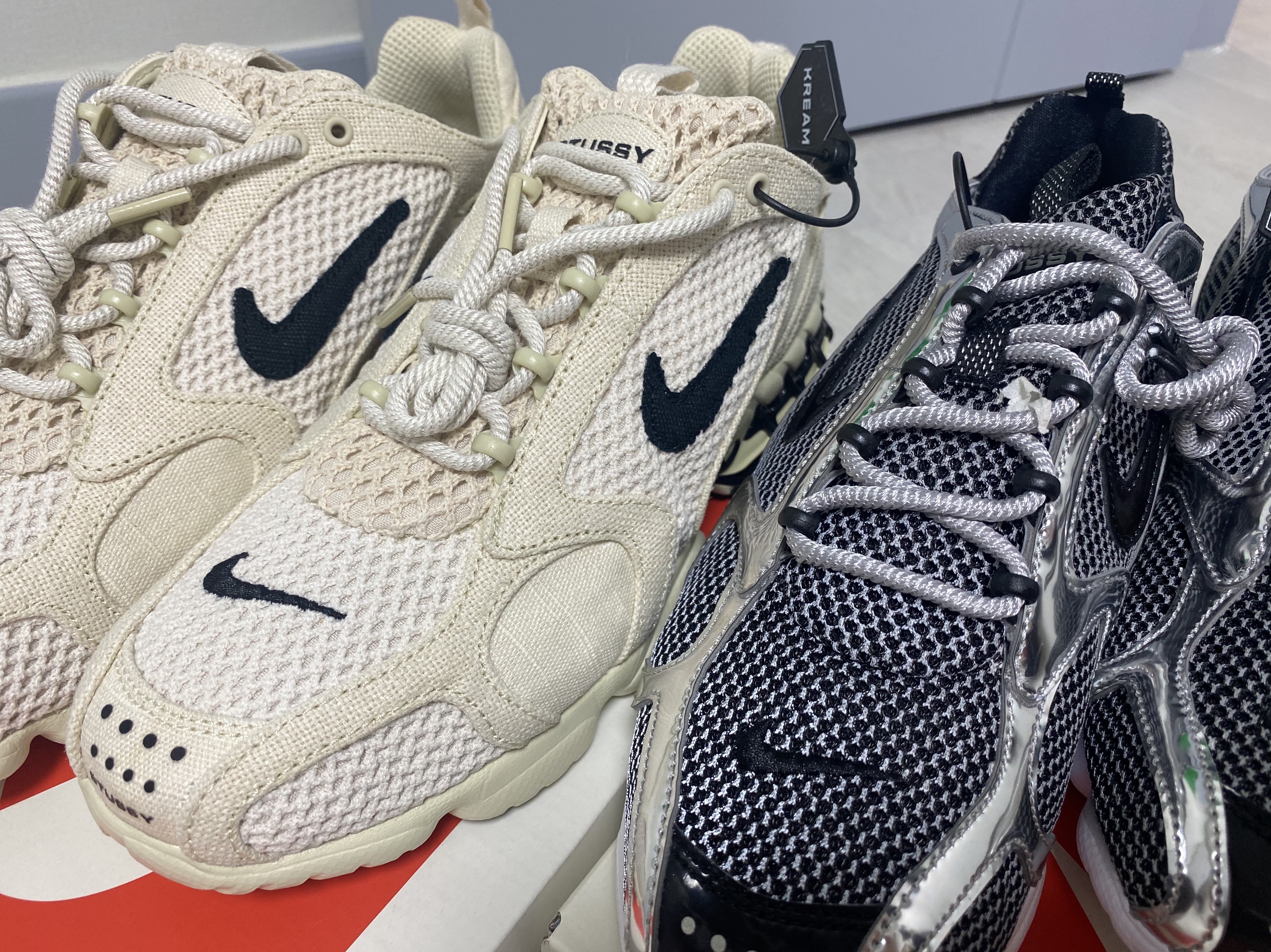 Nike x Stussy Air Zoom Spiridon Cage 2 Fossil, Nike x Stussy Air Zoom Spiridon Cage 2 Pure Platinum 착용 스타일 - 2