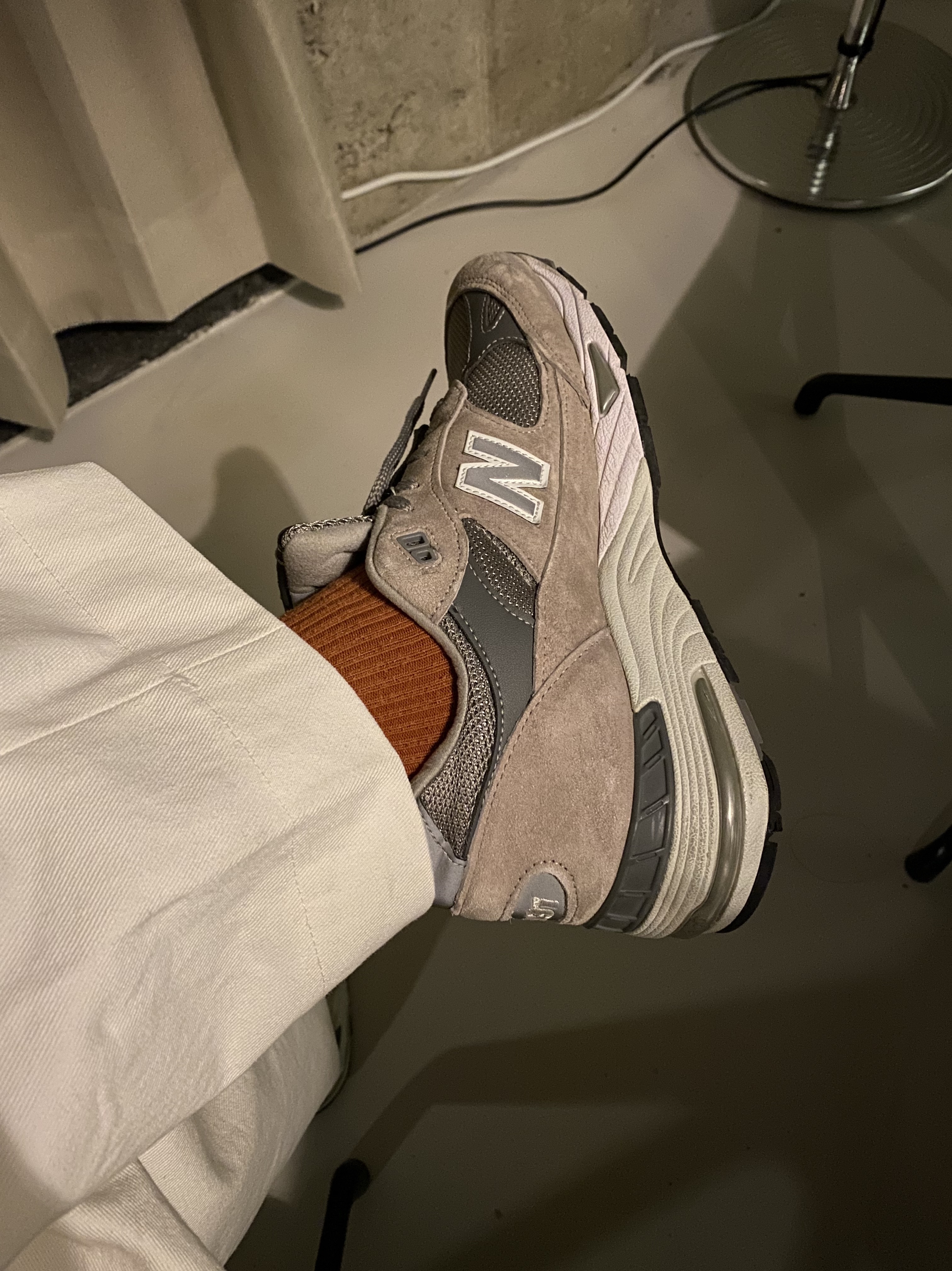 New Balance 991 Made in UK Grey 착용 스타일 - 3