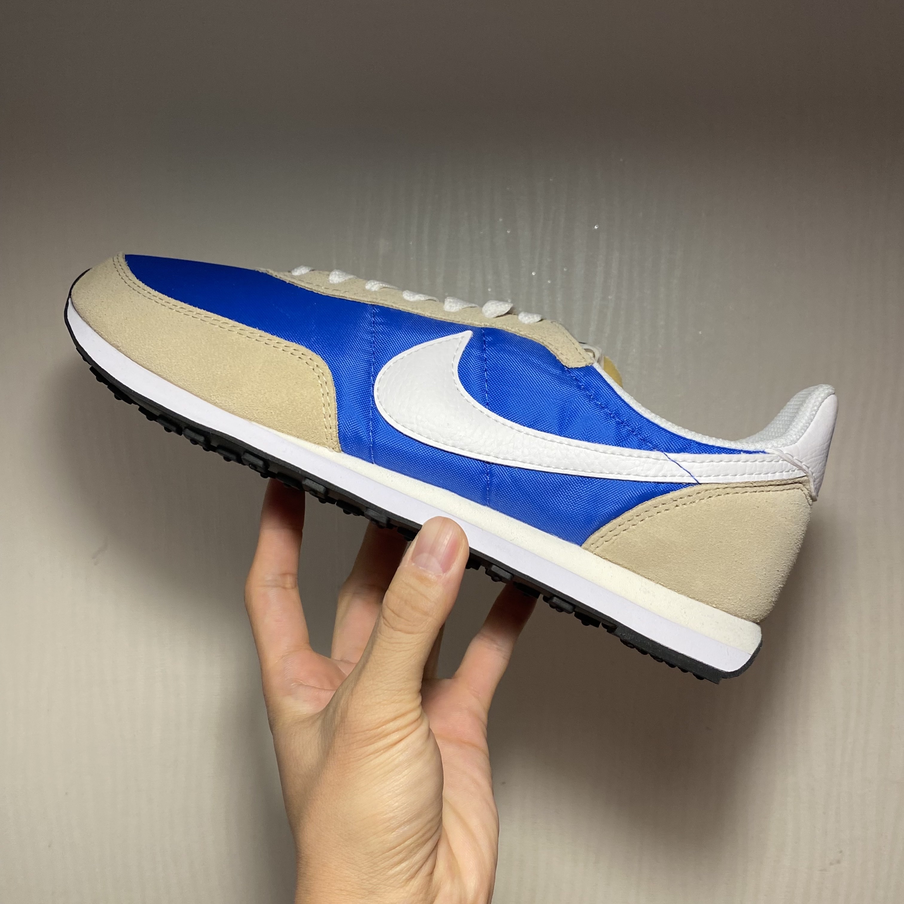 Nike Waffle Trainer 2 Hyper Royal Rattan 착용 스타일 - 5
