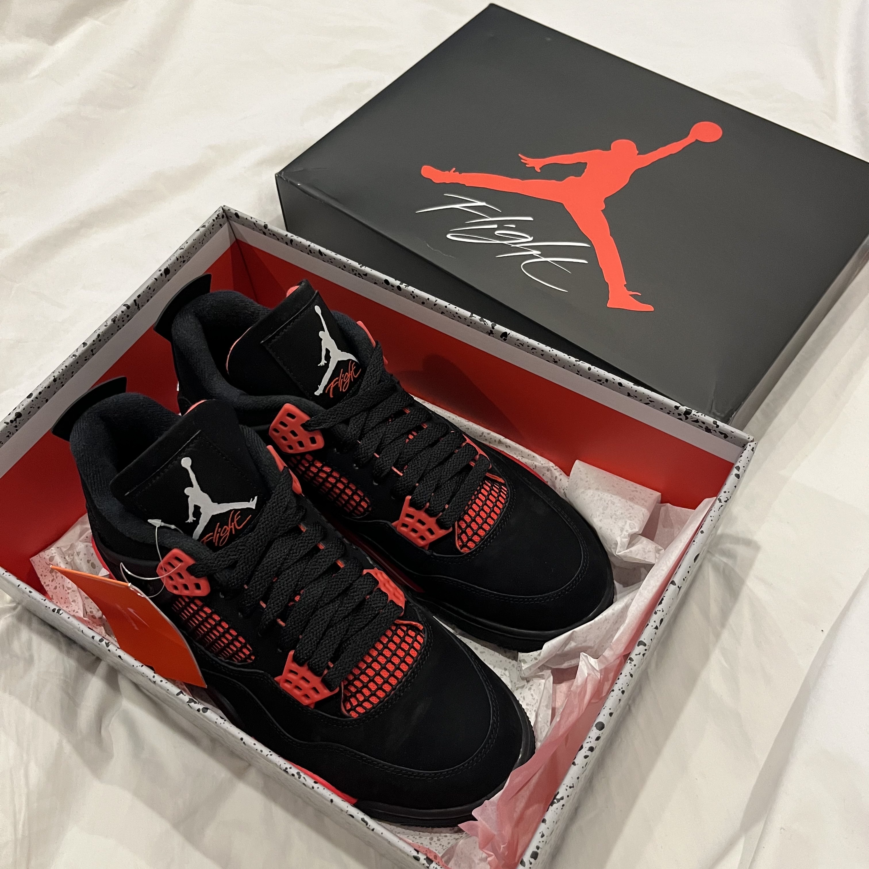Jordan 4 Retro Crimson 착용 스타일