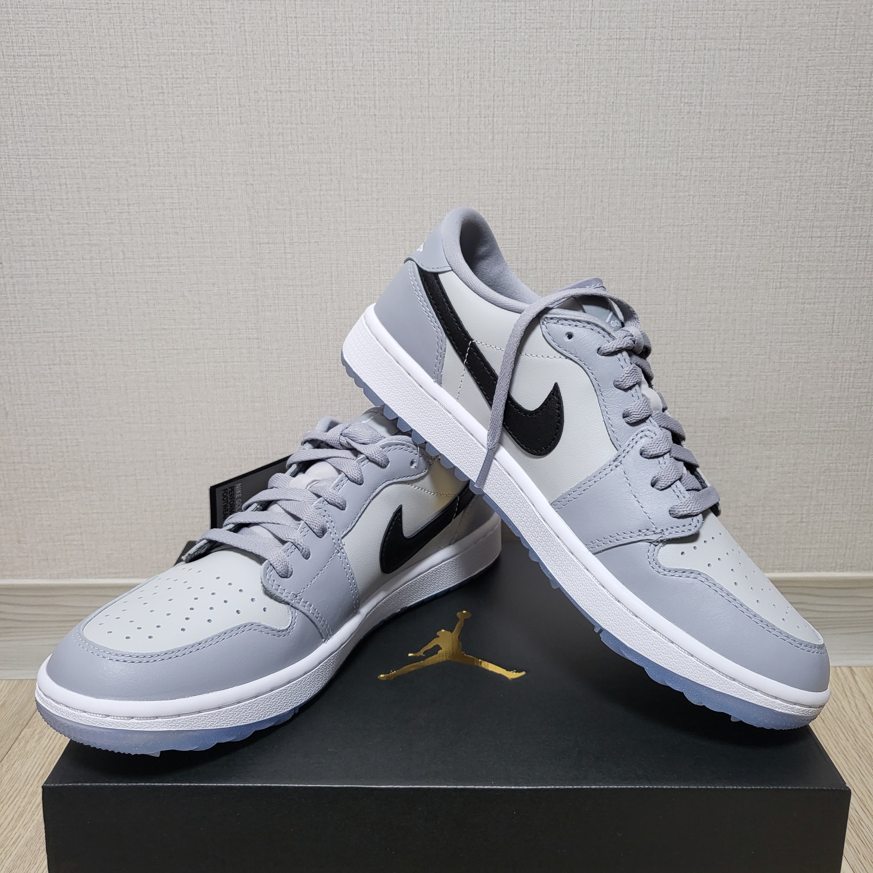 Jordan 1 Low Golf Wolf Grey 착용 스타일 - 3