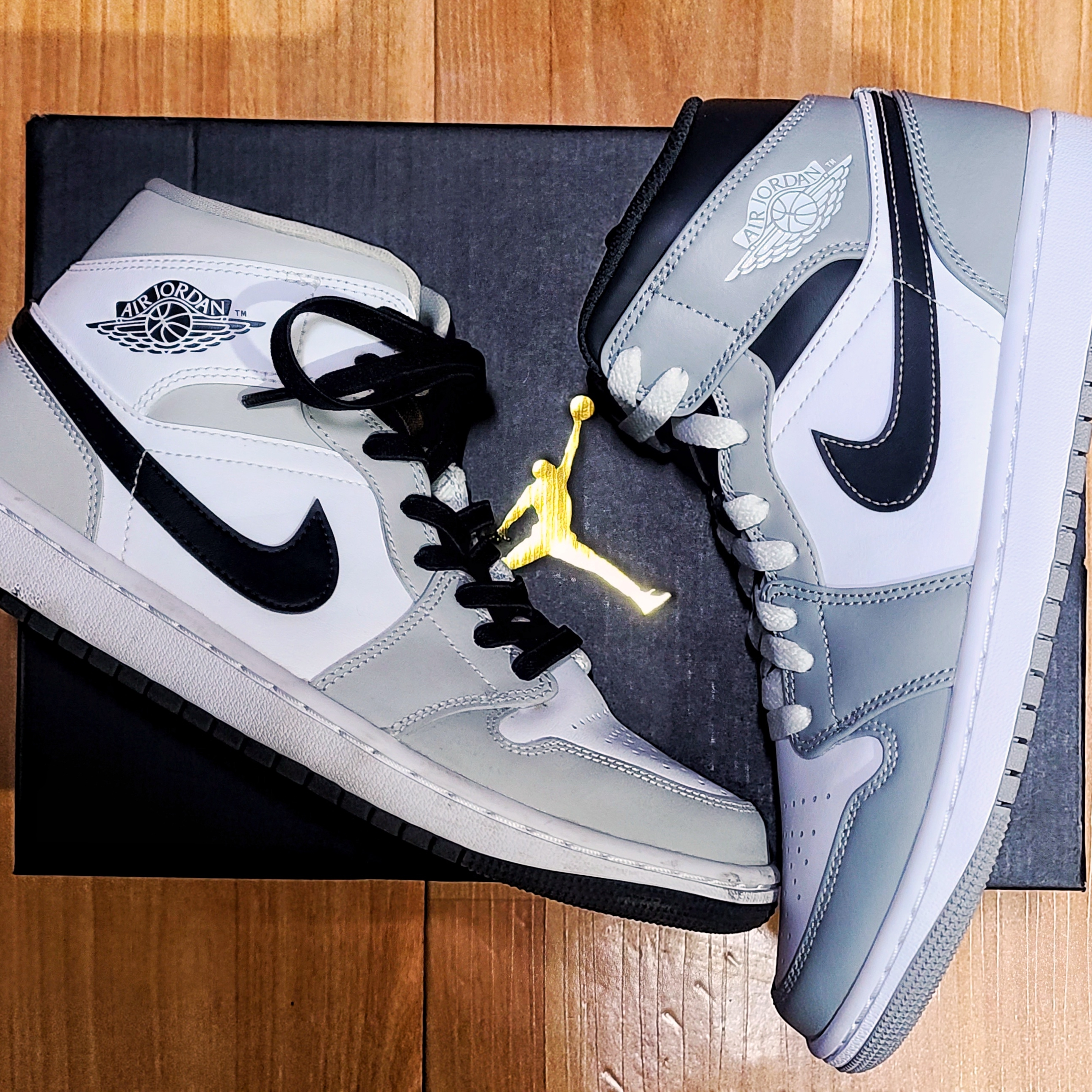 Jordan 1 Mid Light Smoke Grey Anthracite, (W) Jordan 1 Mid Grey Fog 착용 스타일