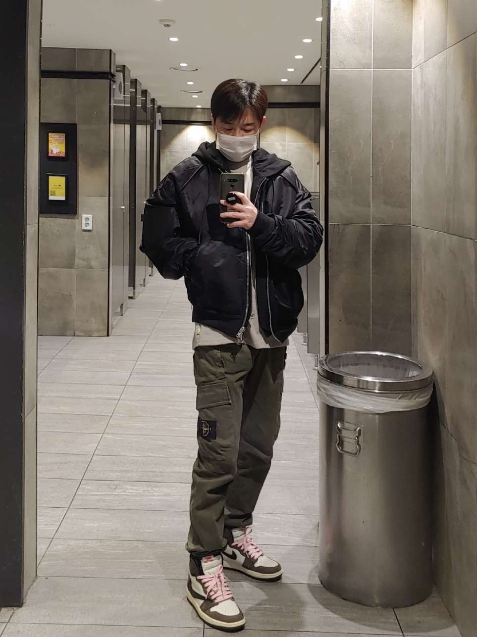 Jordan 1 x Travis Scott Retro High OG SP Mocha, IAB Studio x Niniz T-Shirt 착용 스타일