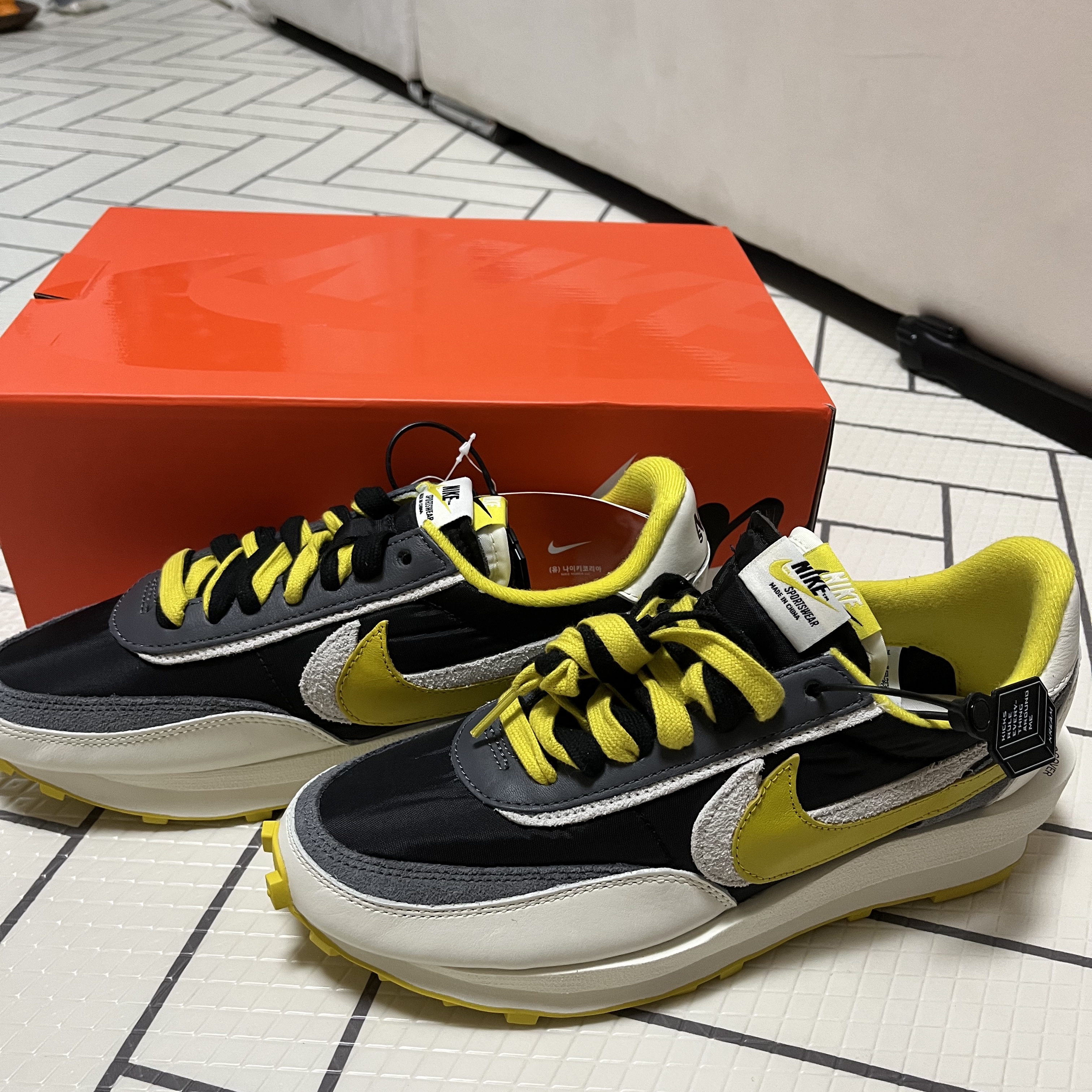 Nike x Sacai x Undercover LDWaffle Black Bright Citron 착용 스타일