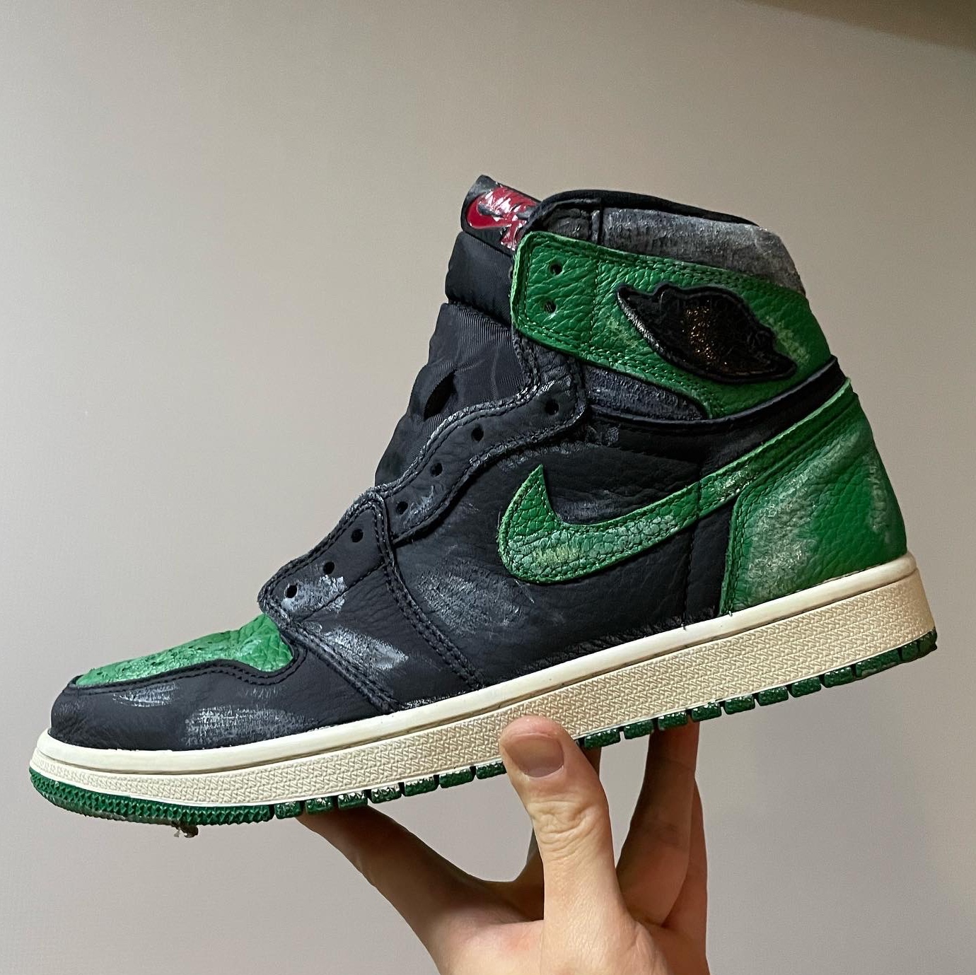 Jordan 1 Retro High OG Pine Green Black 착용 스타일 - 1