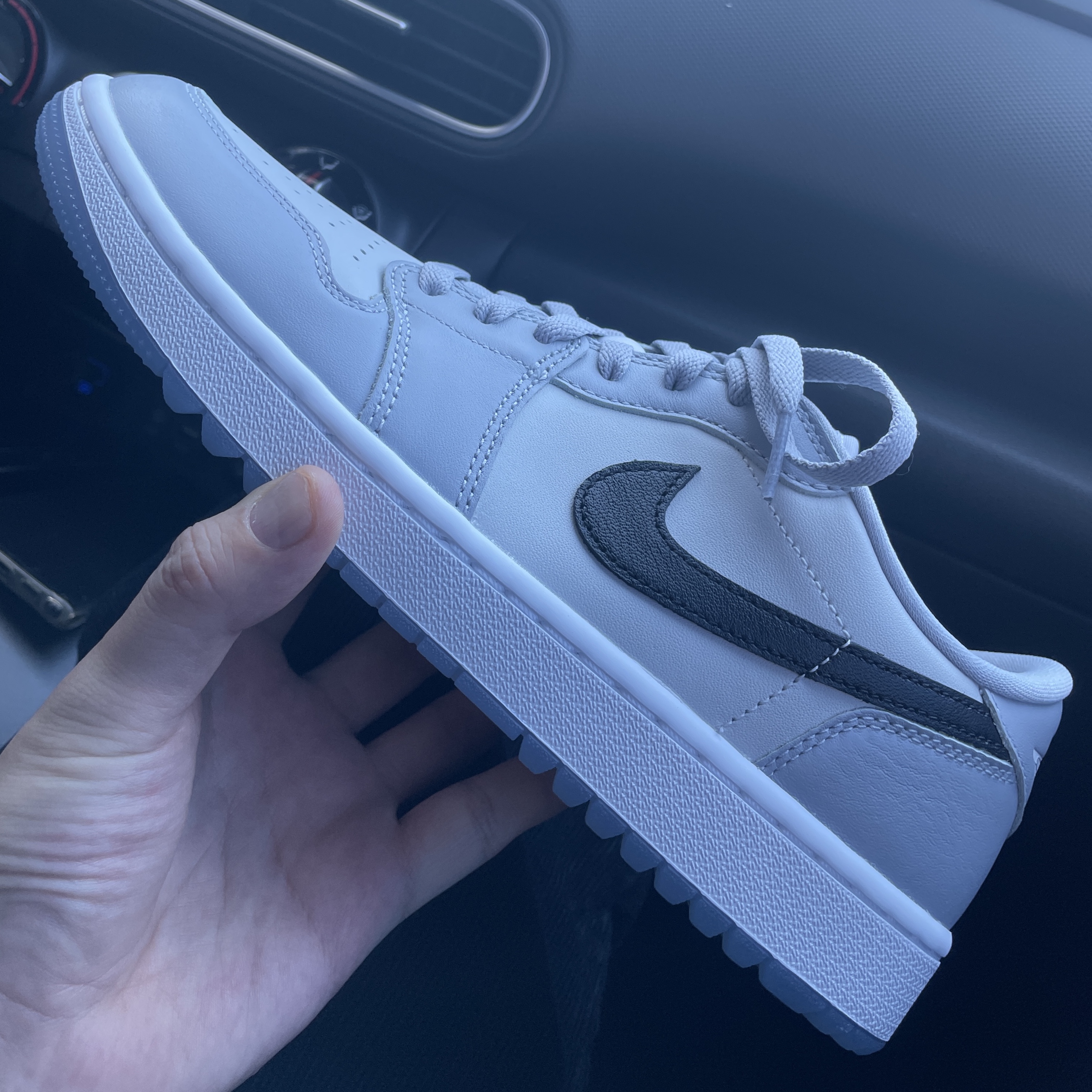 Jordan 1 Low Golf Wolf Grey 착용 스타일 - 2