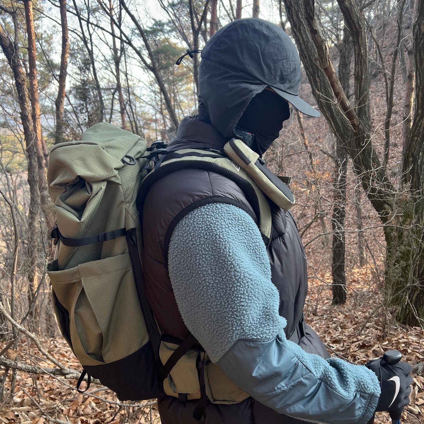 Nike ACG Warm AW84 Cap Black Anthracite, Nike ACG 36 Backpack Medium Olive 착용 스타일 - 1