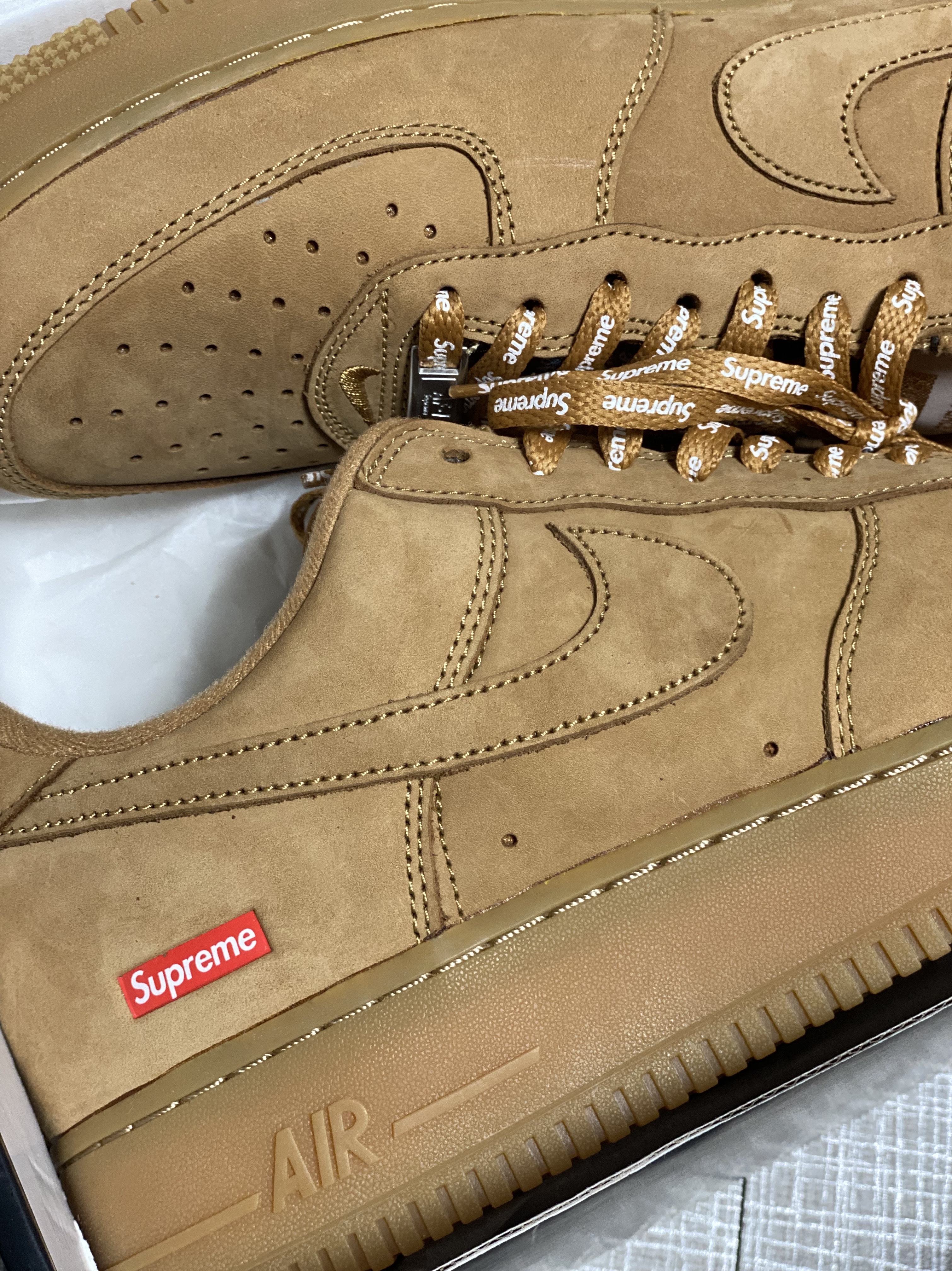 Nike x Supreme Air Force 1 Low Flax 착용 스타일 - 2