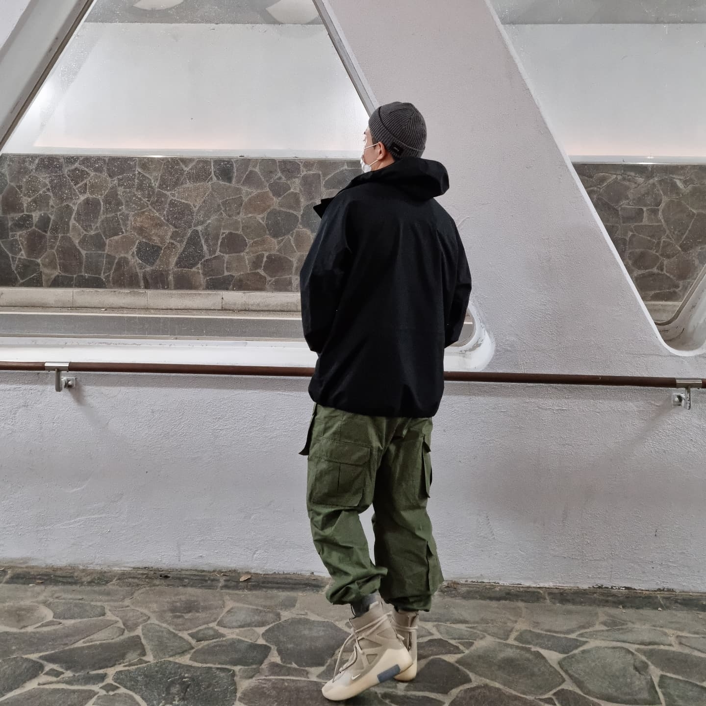 Nike x Fear of God Air Fear of God 1 Oatmeal 착용 스타일