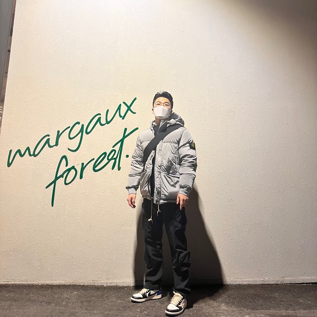 Jordan 1 x Travis Scott x Fragment Retro Low OG SP Military Blue, Stone Island 44508 Nylon Metal Down-TC Jacket Light Grey - 21FW 착용 스타일
