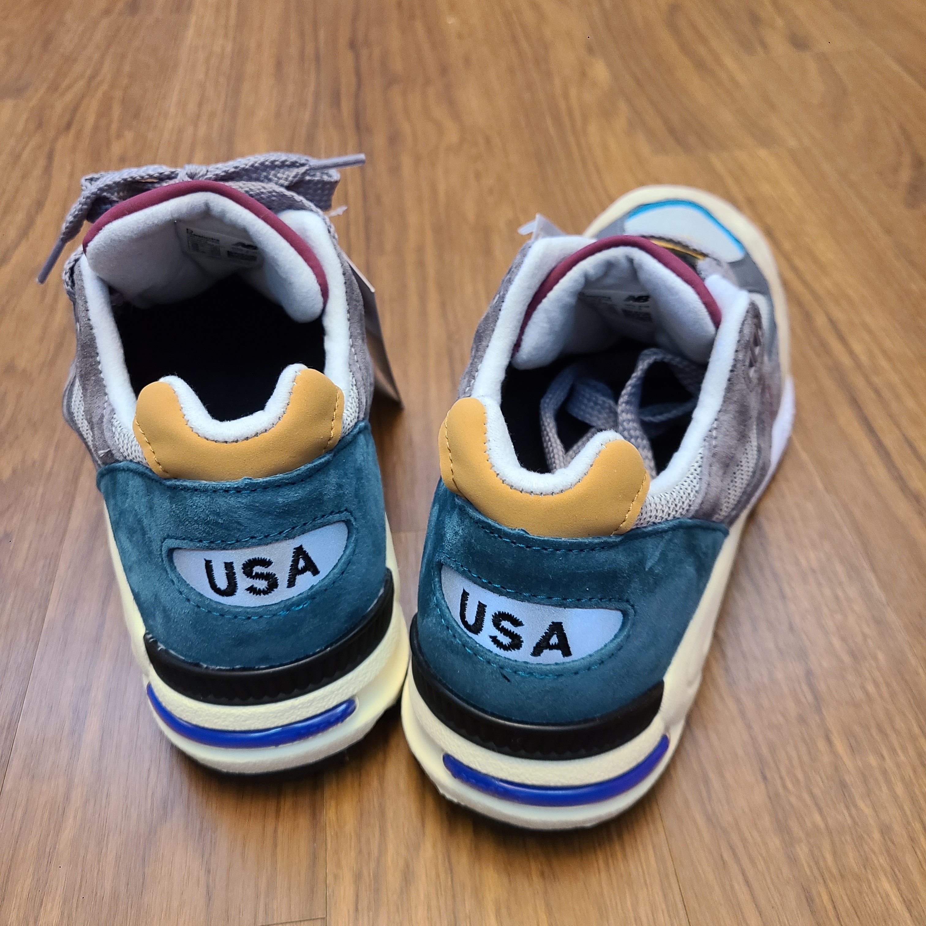 New Balance 990v2 Made in USA Grey Tan 착용 스타일 - 3