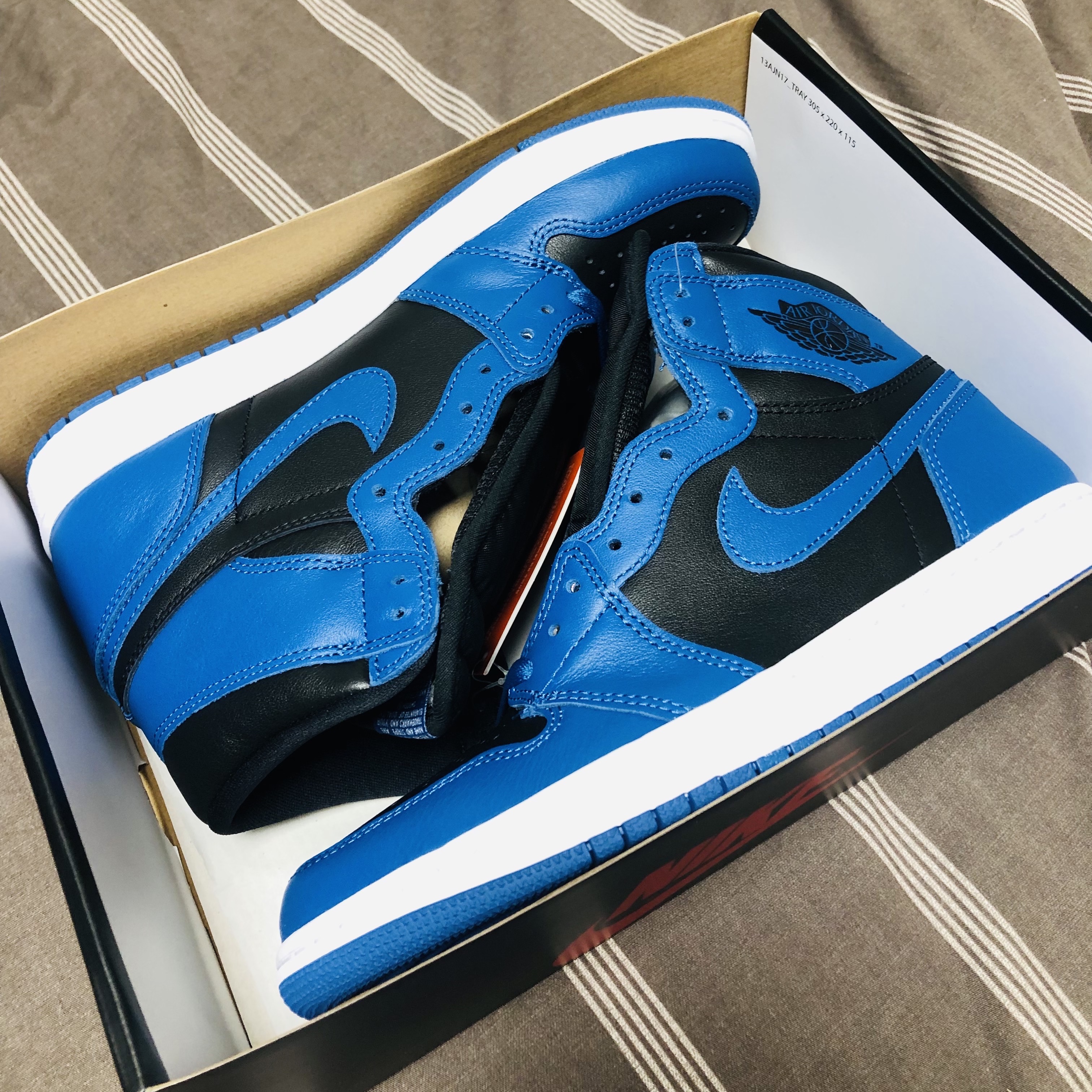 Jordan 1 Retro High OG Dark Marina Blue 착용 스타일 - 4