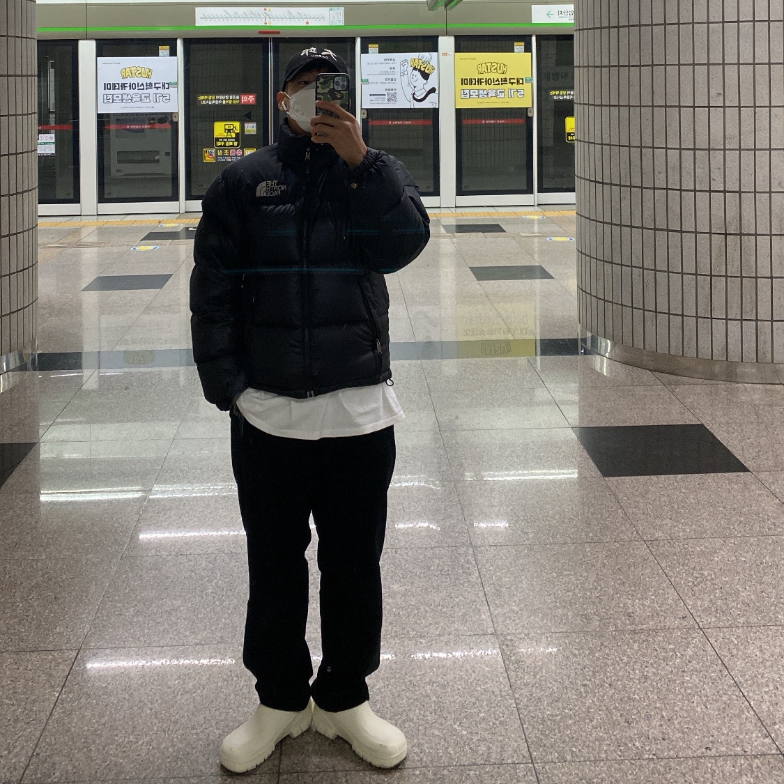 Darkr8m Studio x Eplc Daegu Silver Logo Cap 착용 스타일