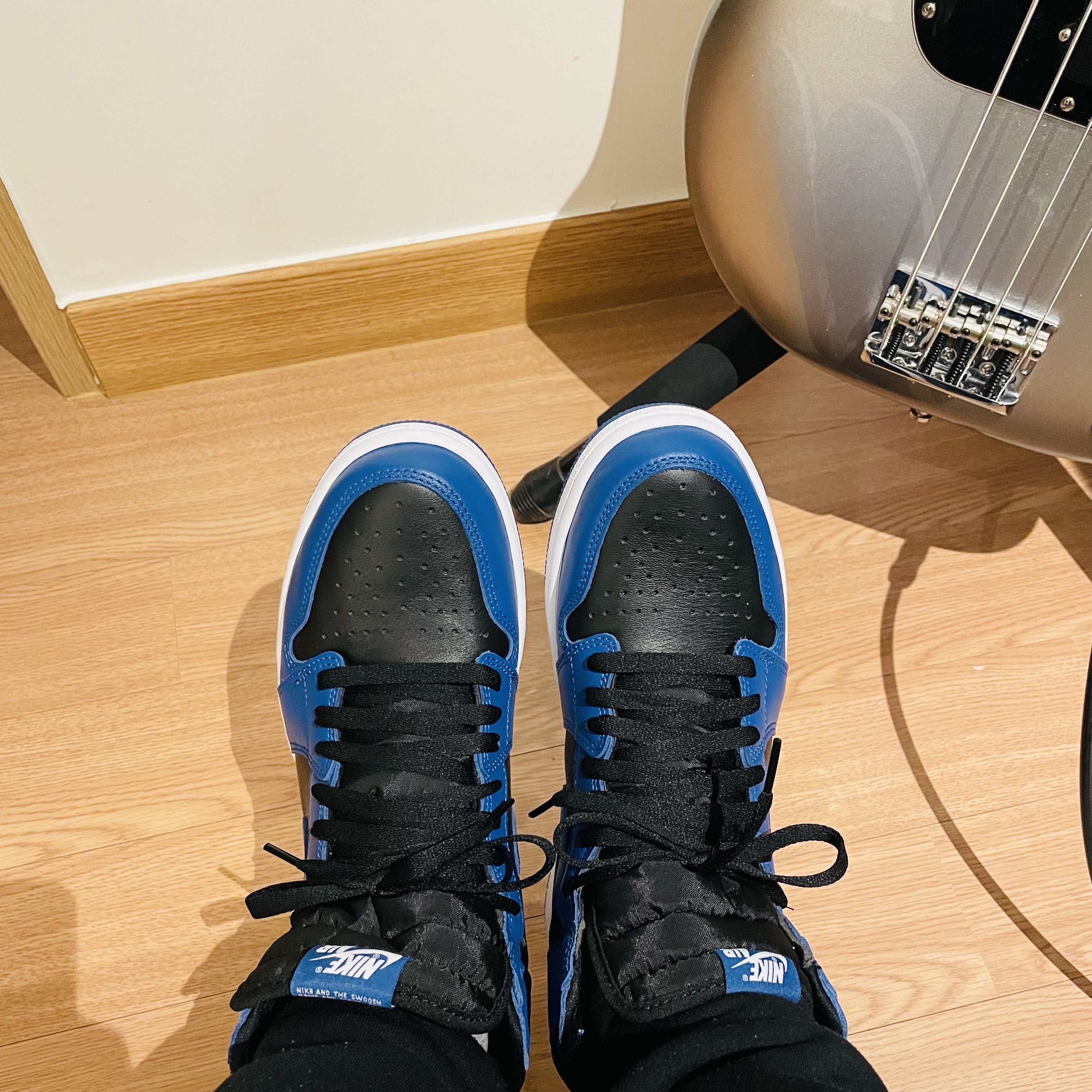 Jordan 1 Retro High OG Dark Marina Blue 착용 스타일 - 2