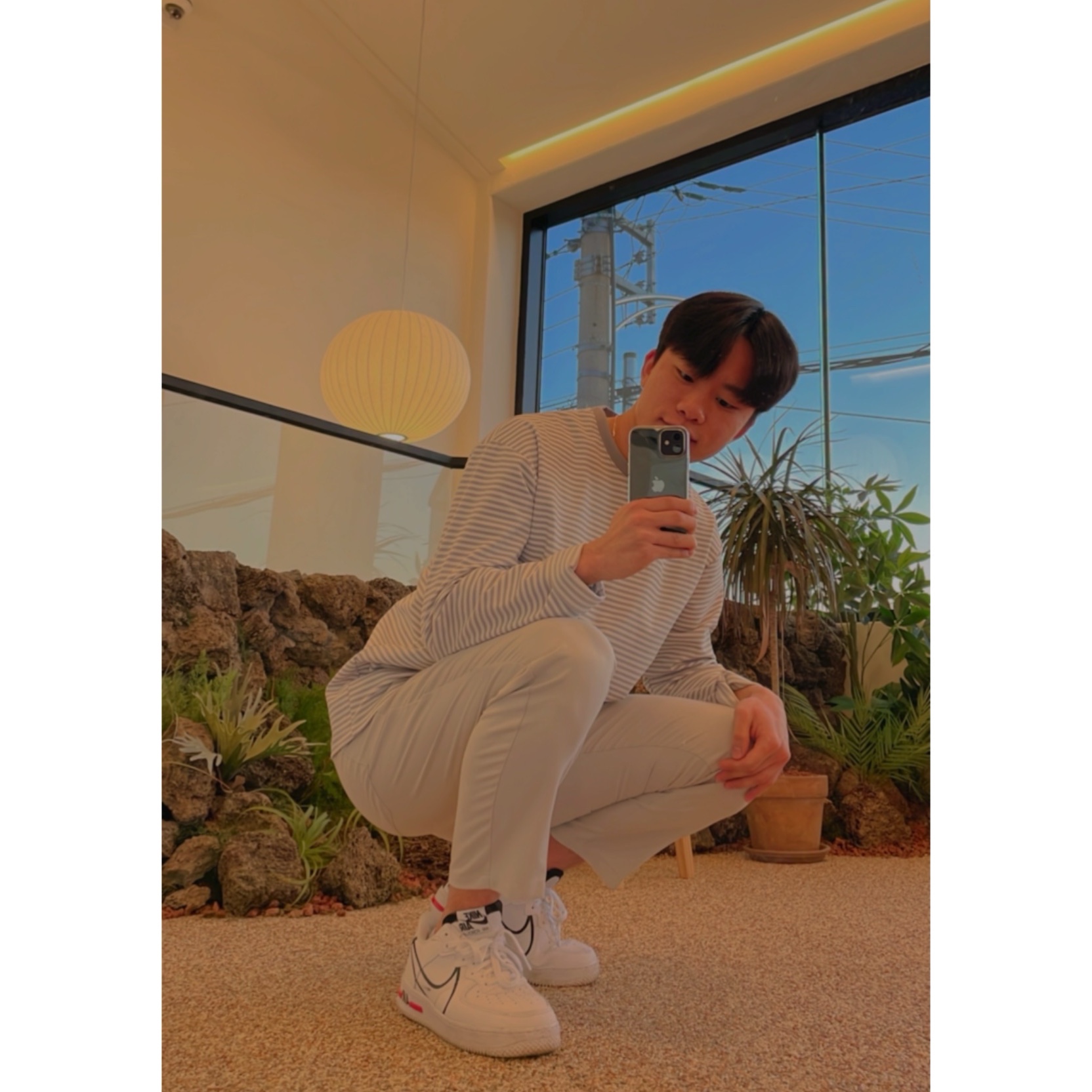 Nike Air Force 1 React White Black Red 착용 스타일