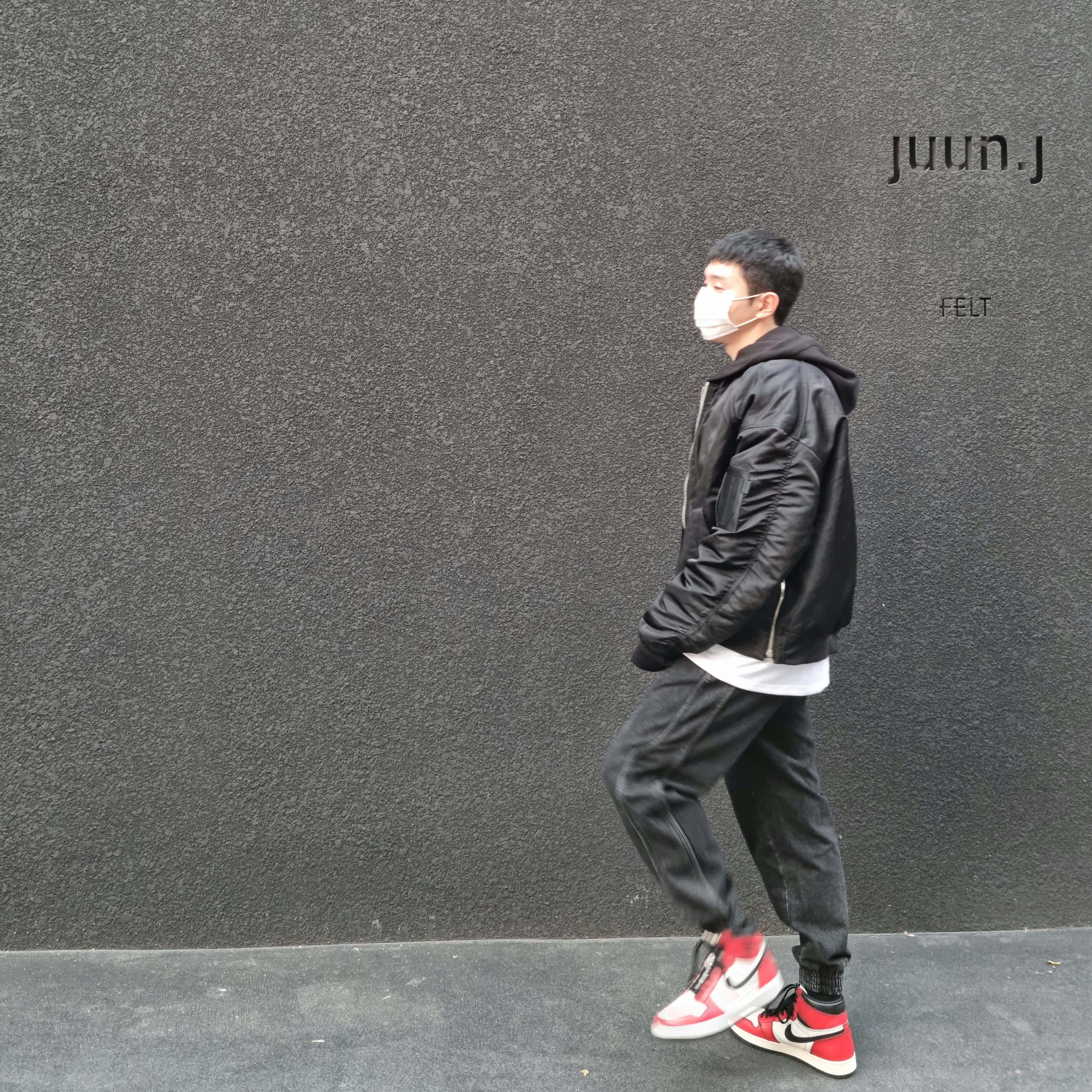 Jordan 1 Retro High OG Defiant SB LA to Chicago, Juun.J Detail Track Jogger Denim Pants Black - 22SS 착용 스타일