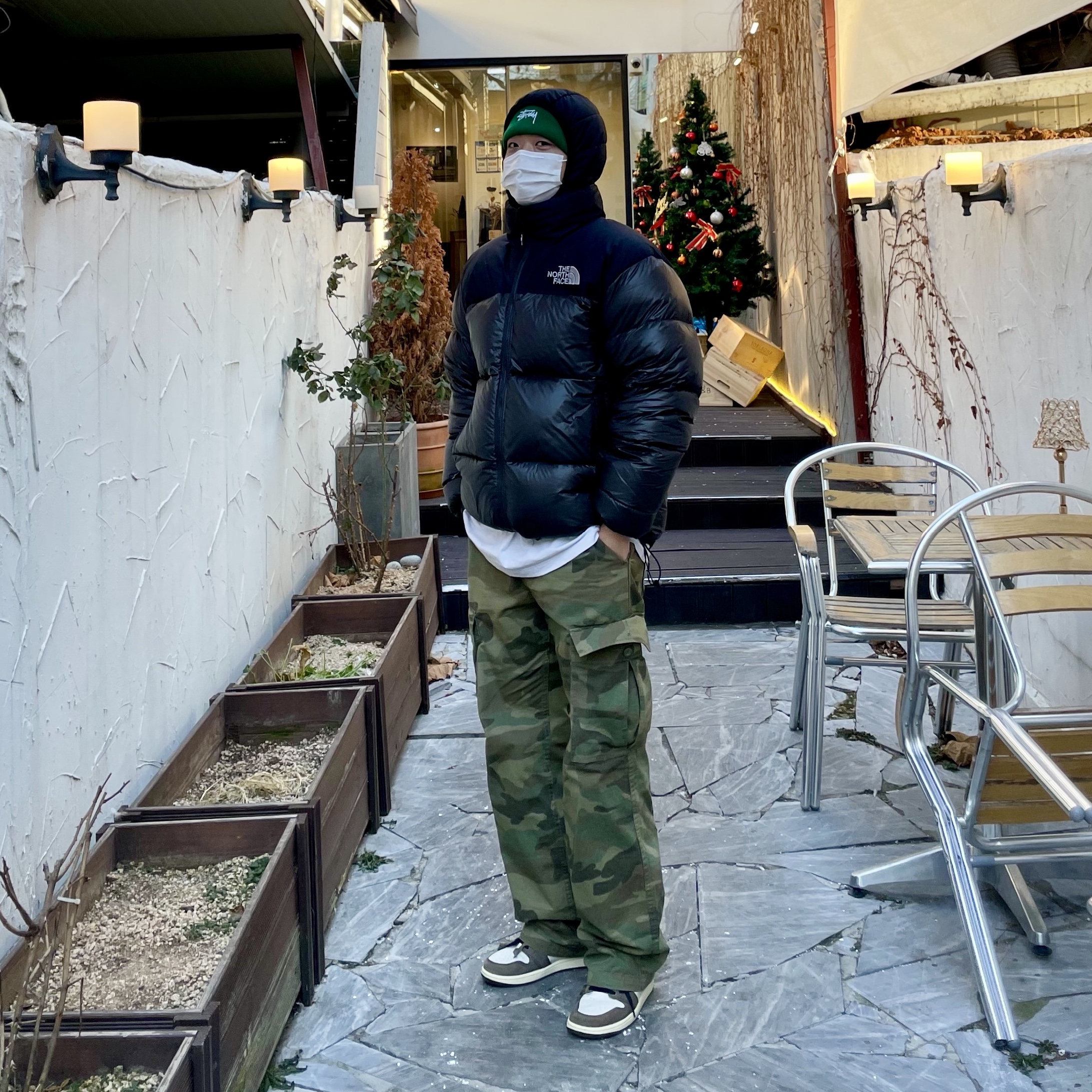 Jordan 1 x Travis Scott Retro High OG SP Mocha, Stussy Basic Cuff Beanie Brown 2021 착용 스타일