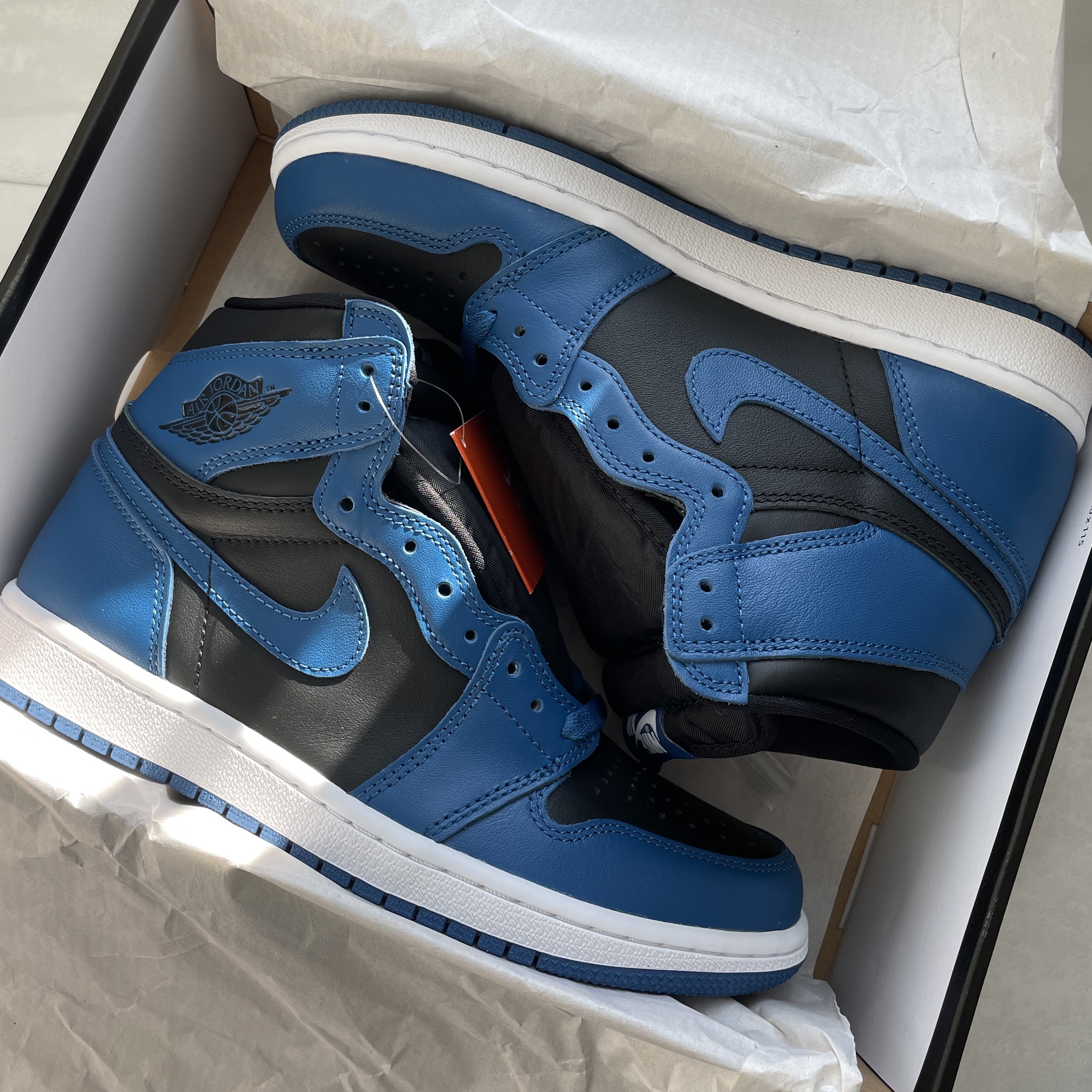 Jordan 1 Retro High OG Dark Marina Blue 착용 스타일