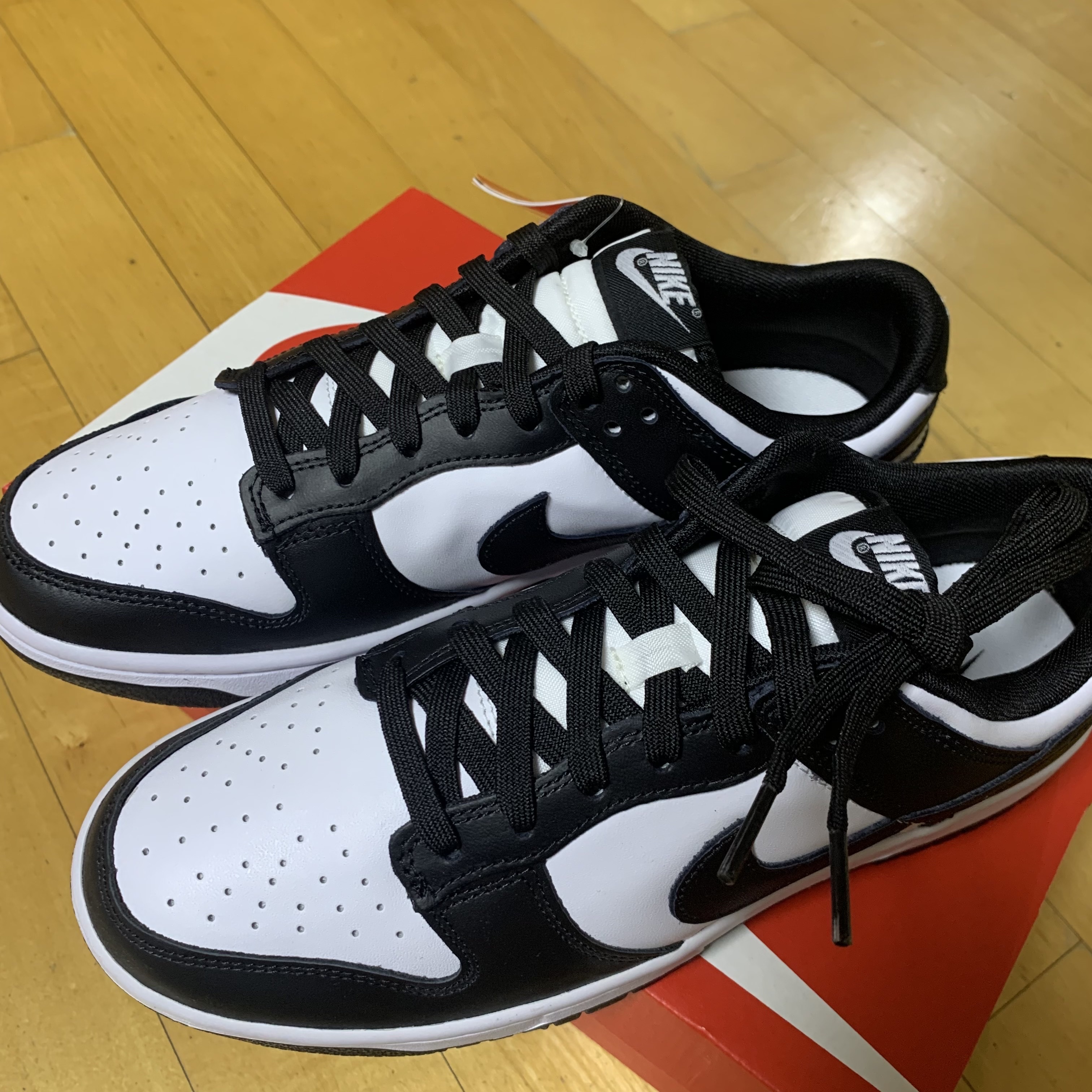 Nike Dunk Low Retro Black 착용 스타일 - 2