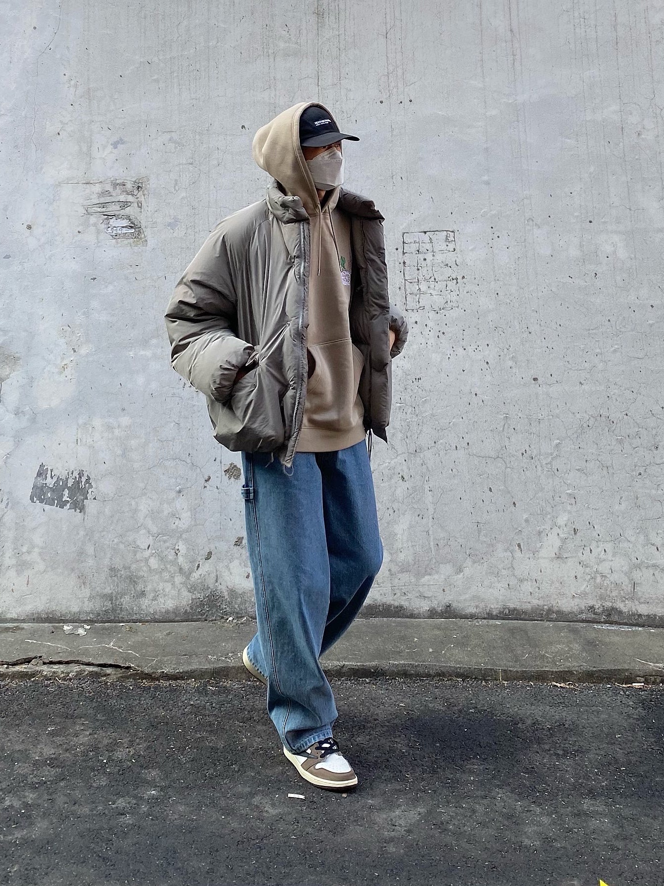 Jordan 1 x Travis Scott Retro High OG SP Mocha, Jordan x Travis Scott Pullover Hoodie - US/EU 착용 스타일 - 2