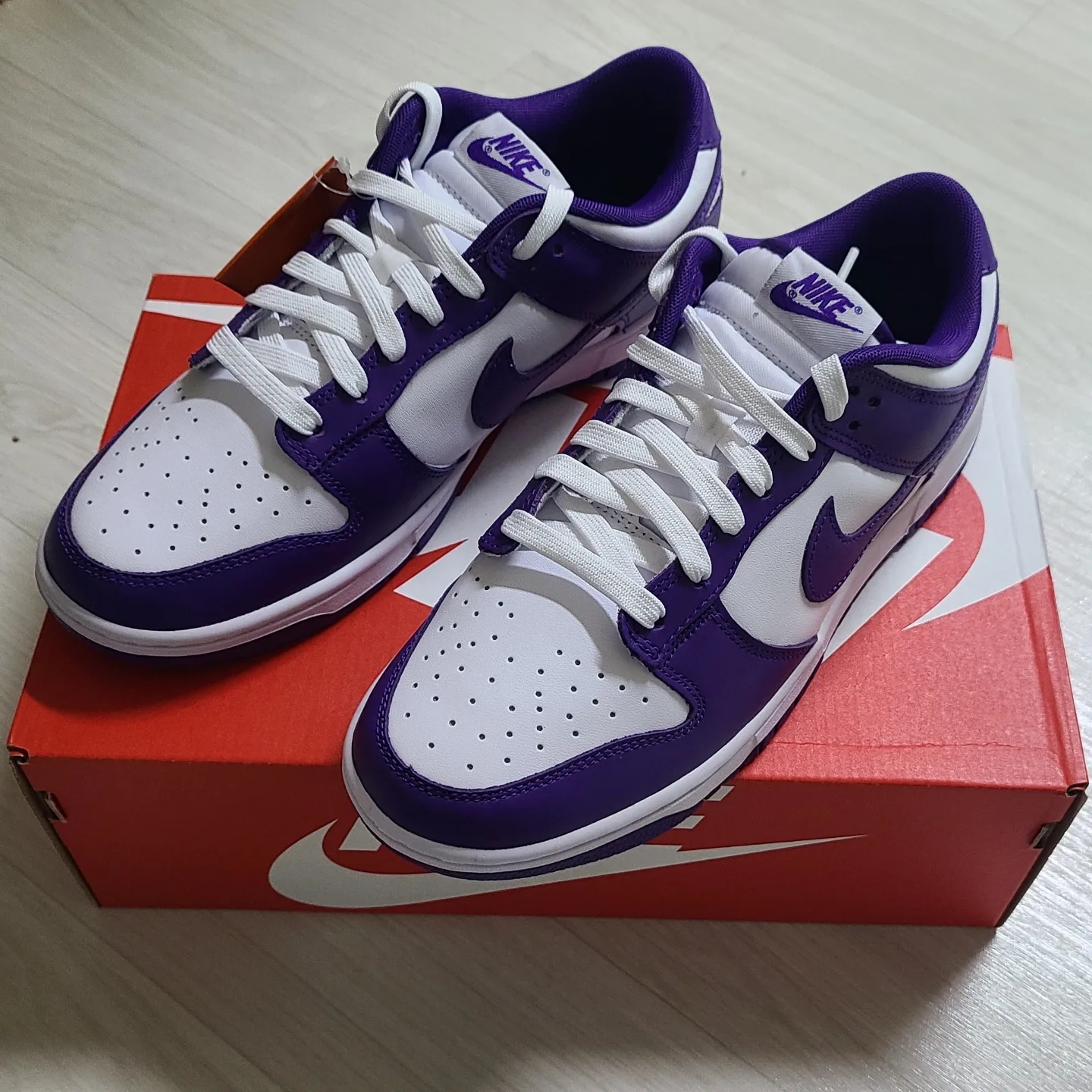 Nike Dunk Low Retro Championship Court Purple 착용 스타일 - 2