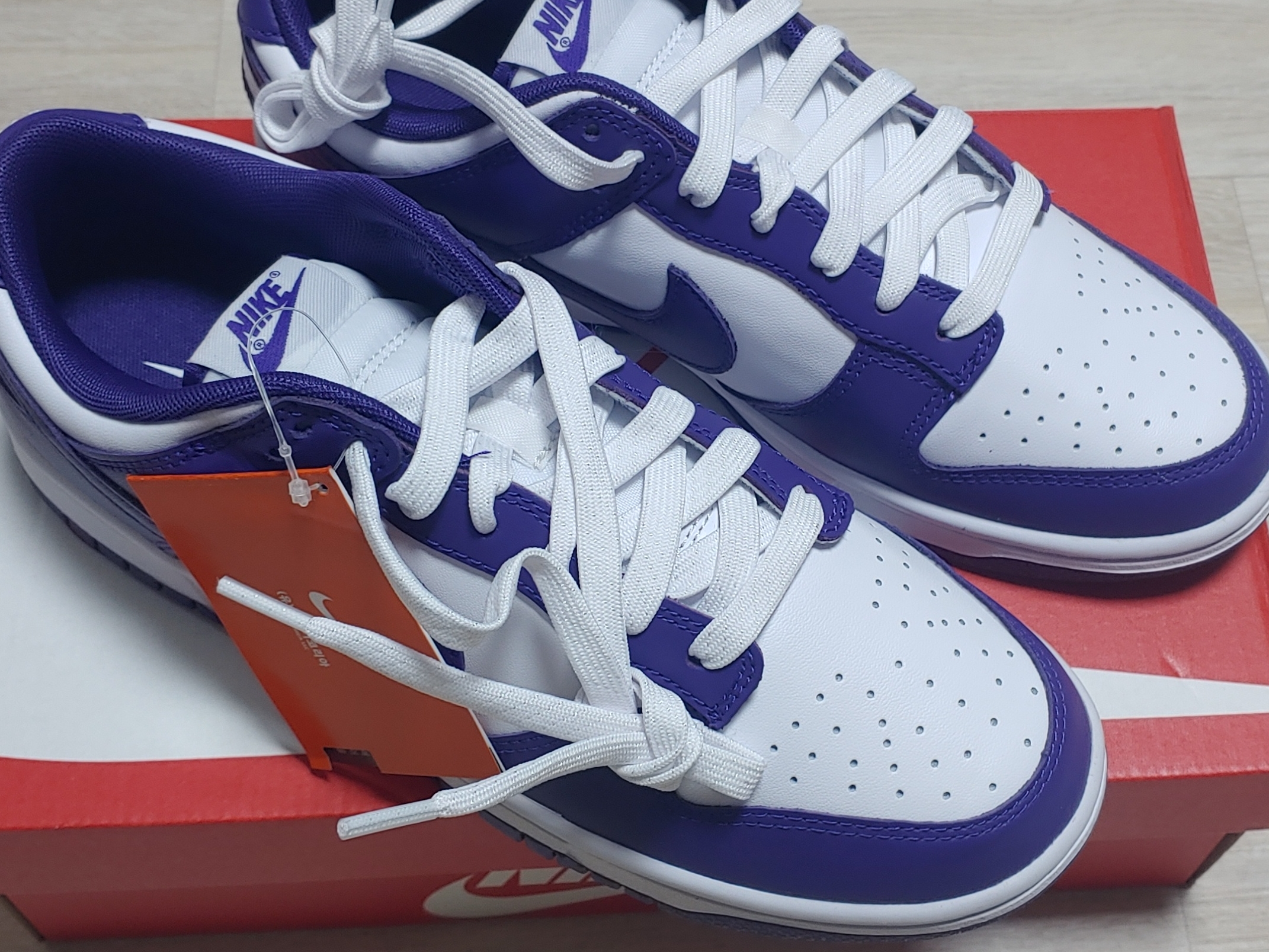 Nike Dunk Low Retro Championship Court Purple 착용 스타일 - 3