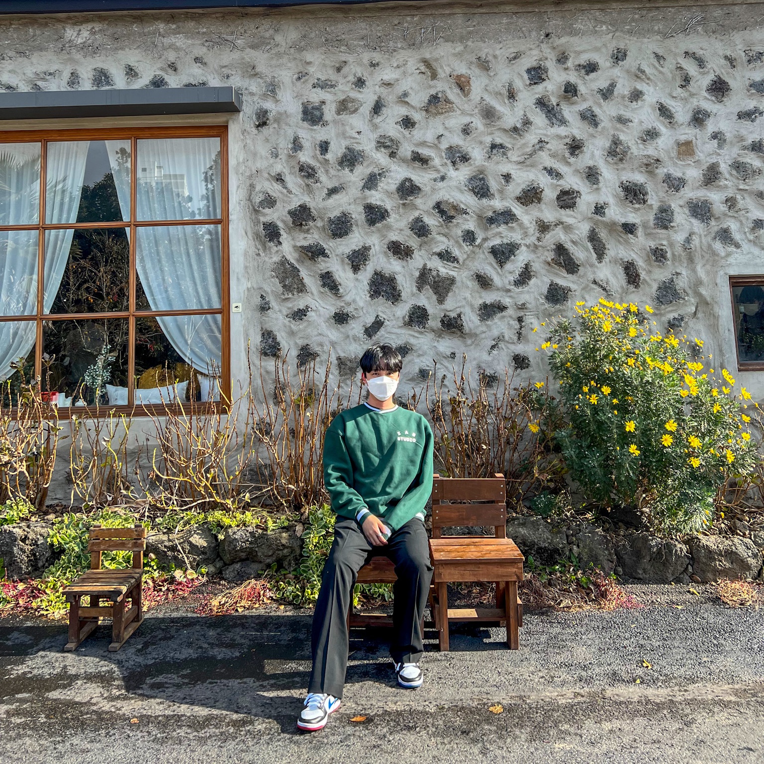 IAB Studio x Yonex Sweatshirt Green, Nike Dunk Low SE Seoul 착용 스타일