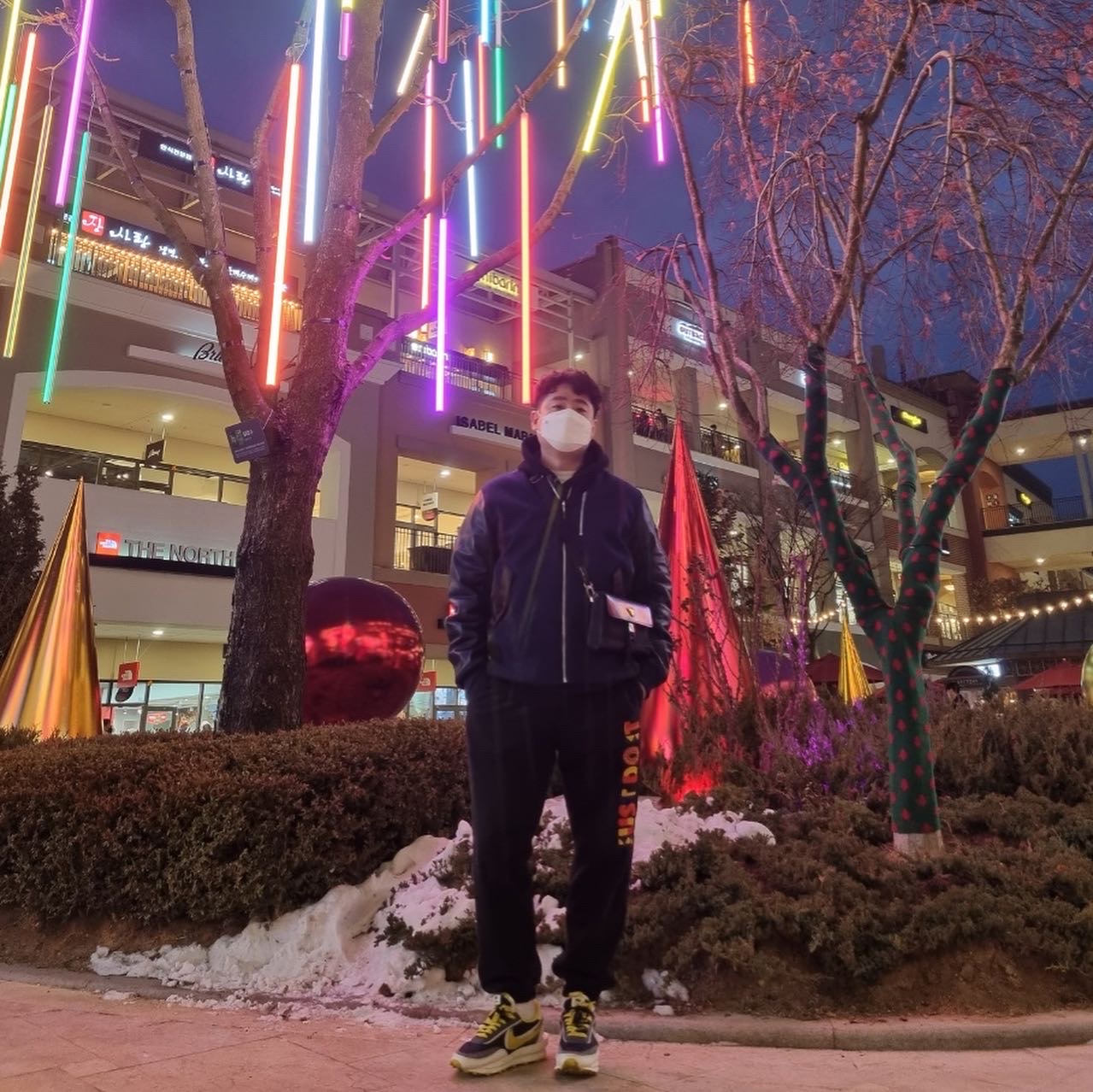 Nike x Sacai x Undercover LDWaffle Black Bright Citron, Prada Re-Nylon and Leather Shoulder Bag Black 착용 스타일