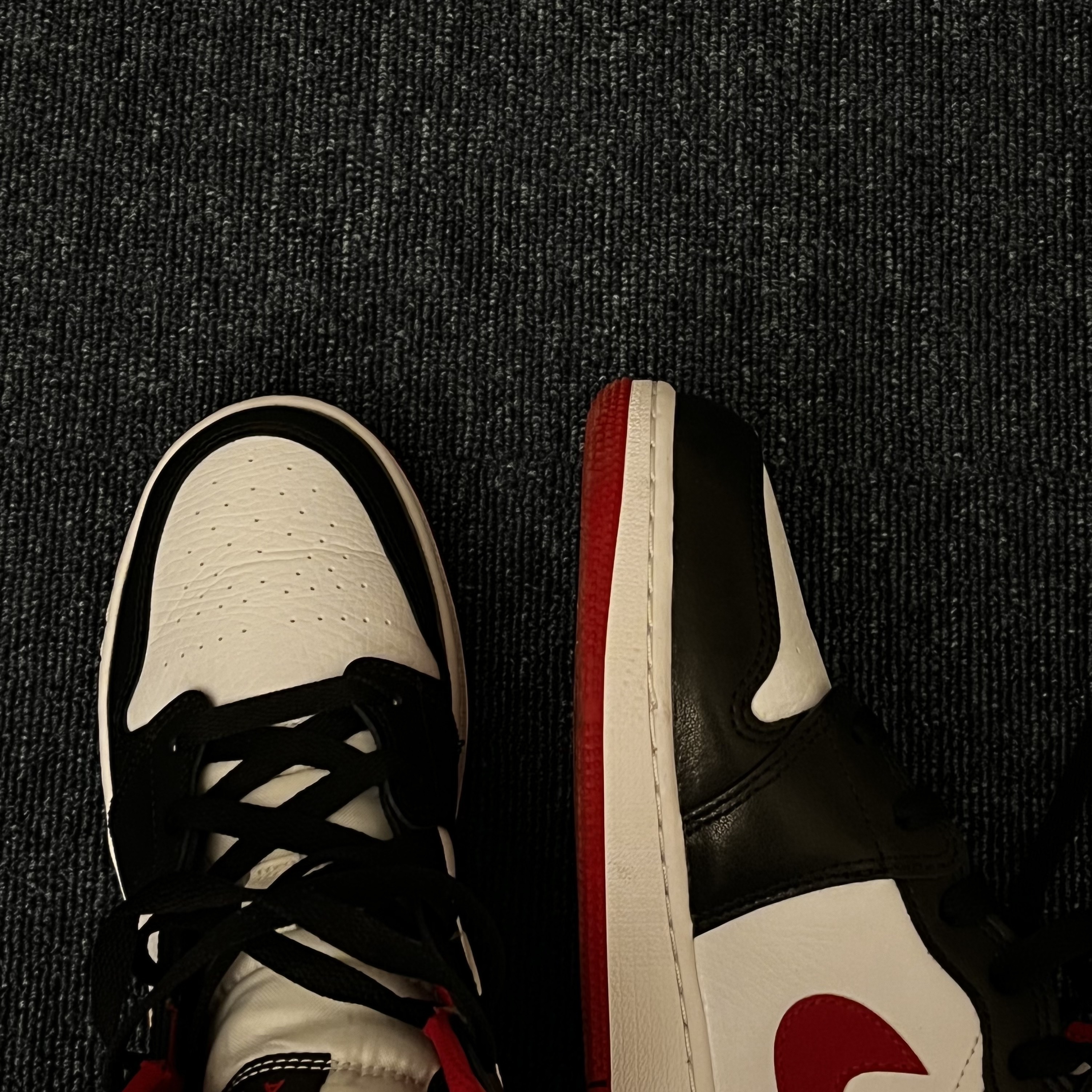 Jordan 1 Mid Gym Red Black White, (GS) Jordan 1 Mid Gym Red Black White 착용 스타일