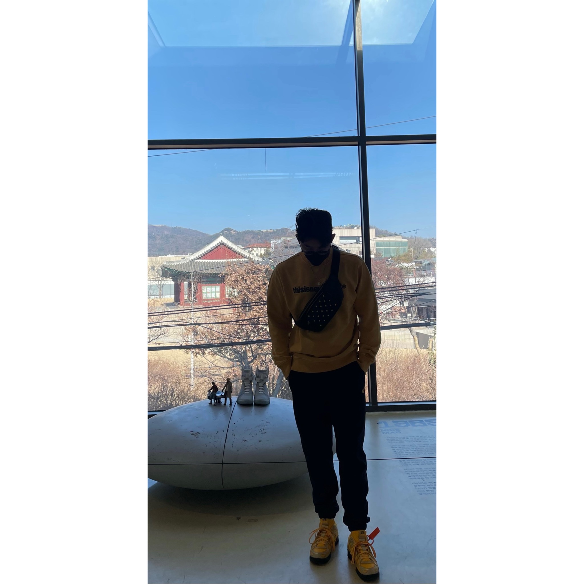 Nike x Off-White Air Rubber Dunk University Gold 착용 스타일