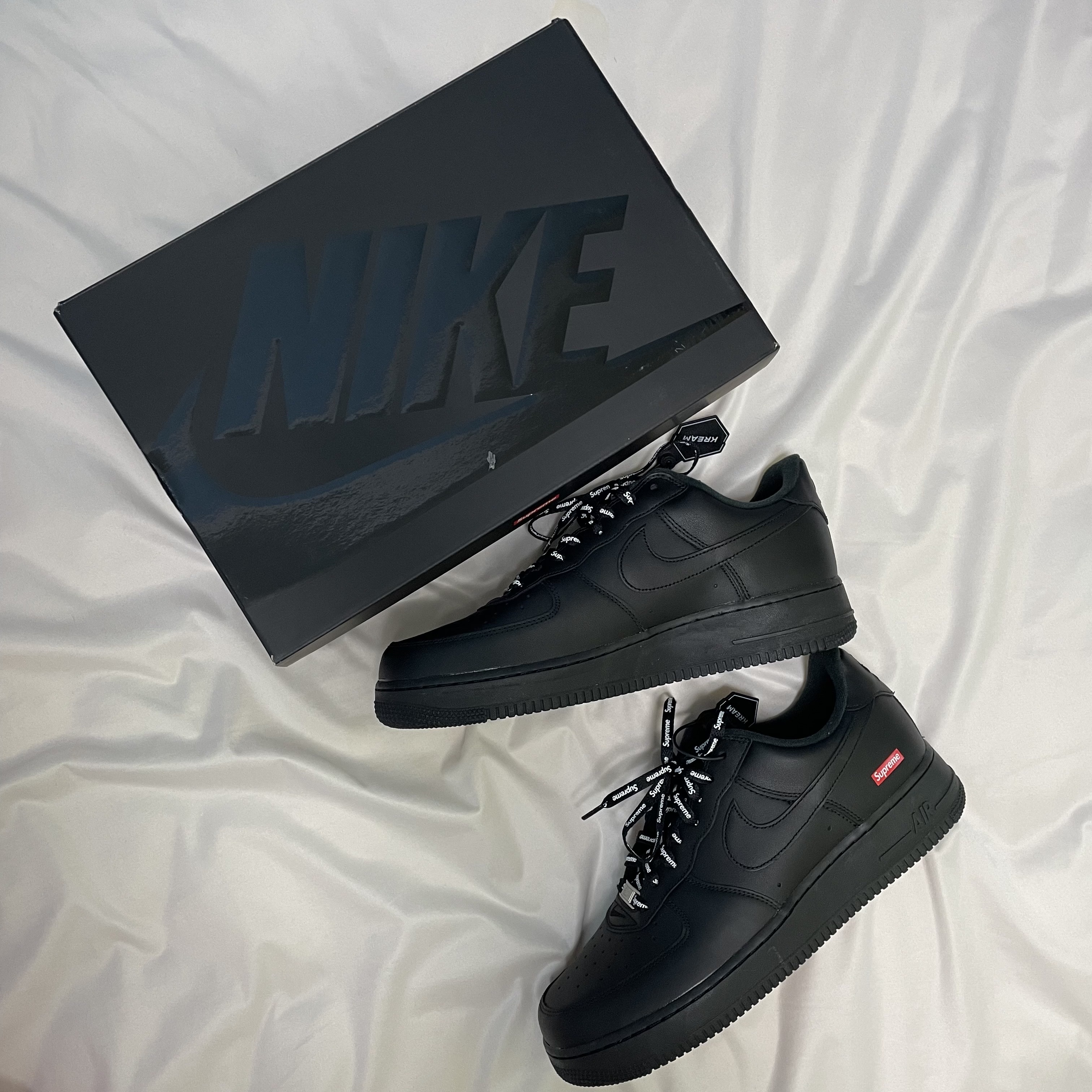 Nike x Supreme Air Force 1 Low Black 착용 스타일