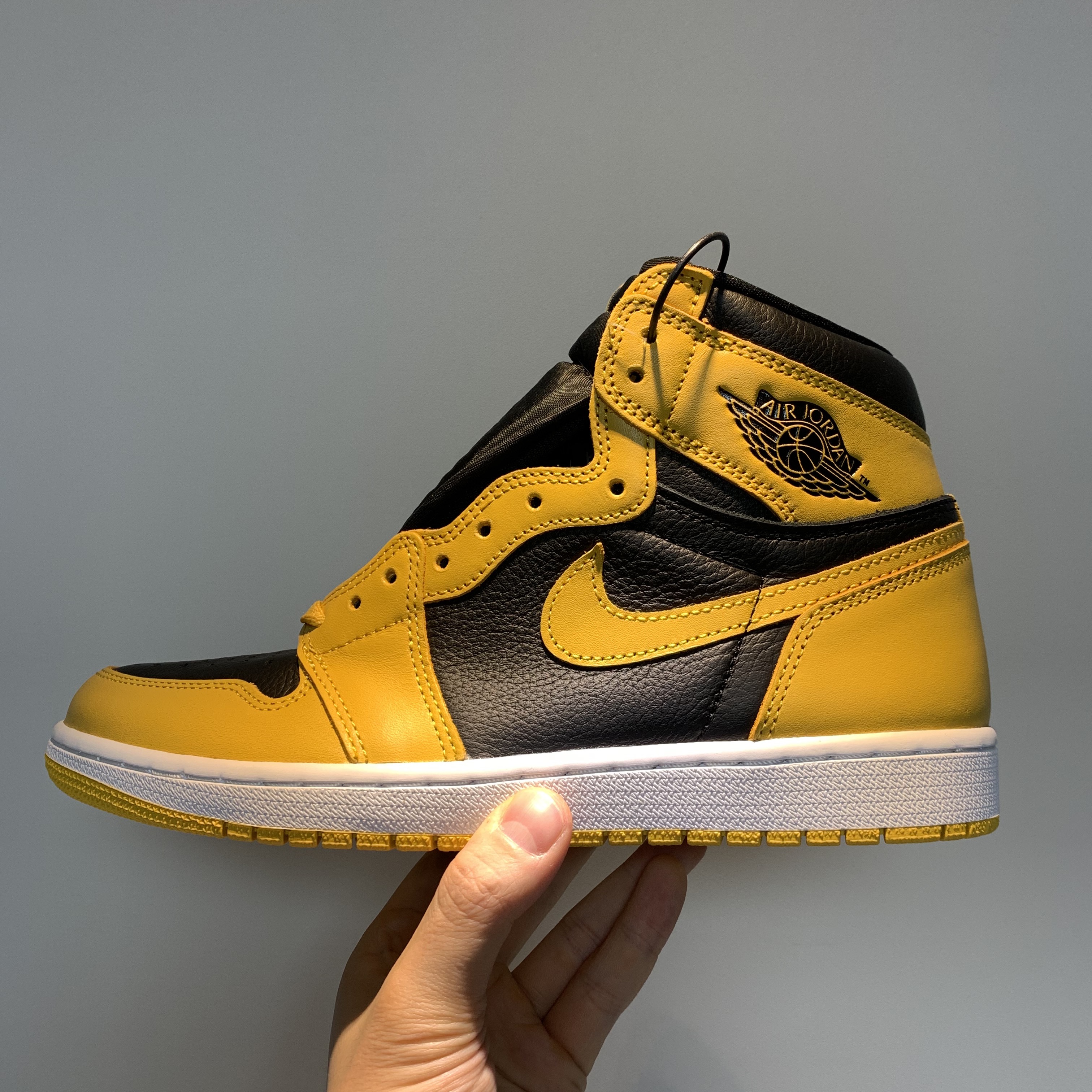 Jordan 1 Retro High OG Pollen 착용 스타일