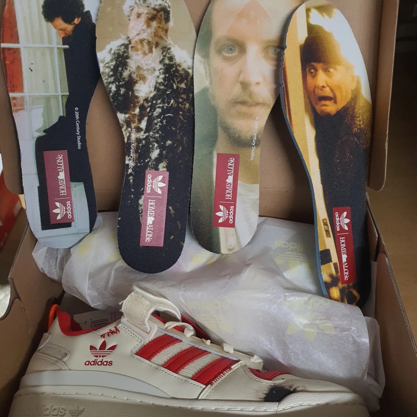 Adidas Forum Low Home Alone 착용 스타일 - 4