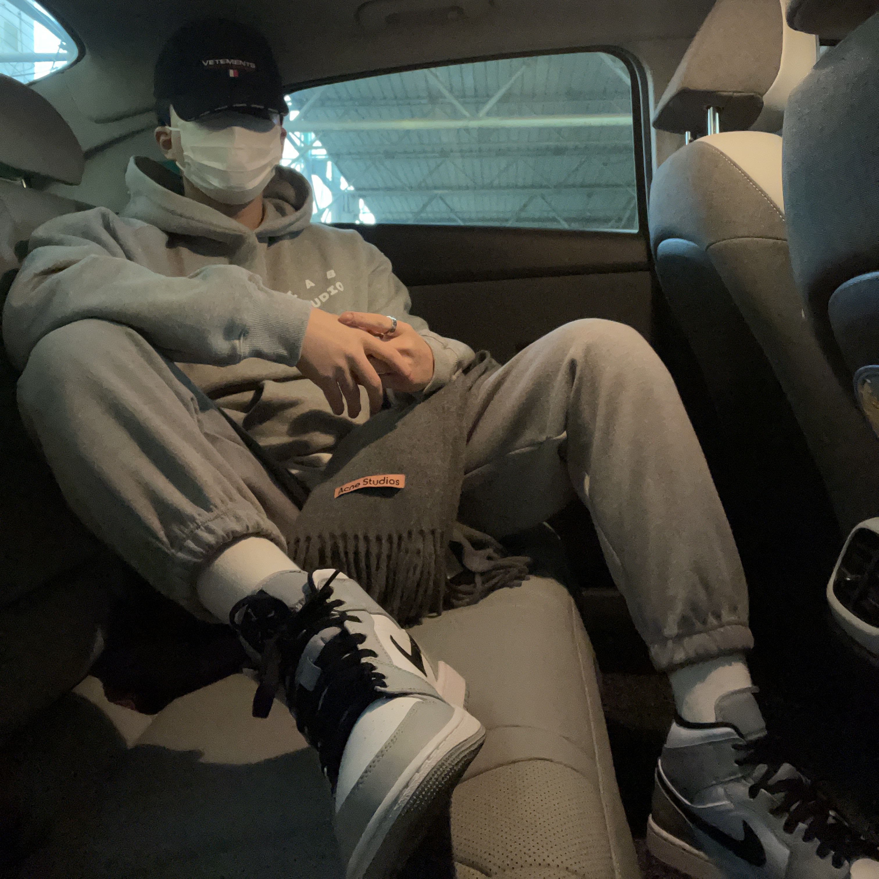 Jordan 1 Mid Light Smoke Grey, IAB Studio Hoodie Gray - 21SS 착용 스타일