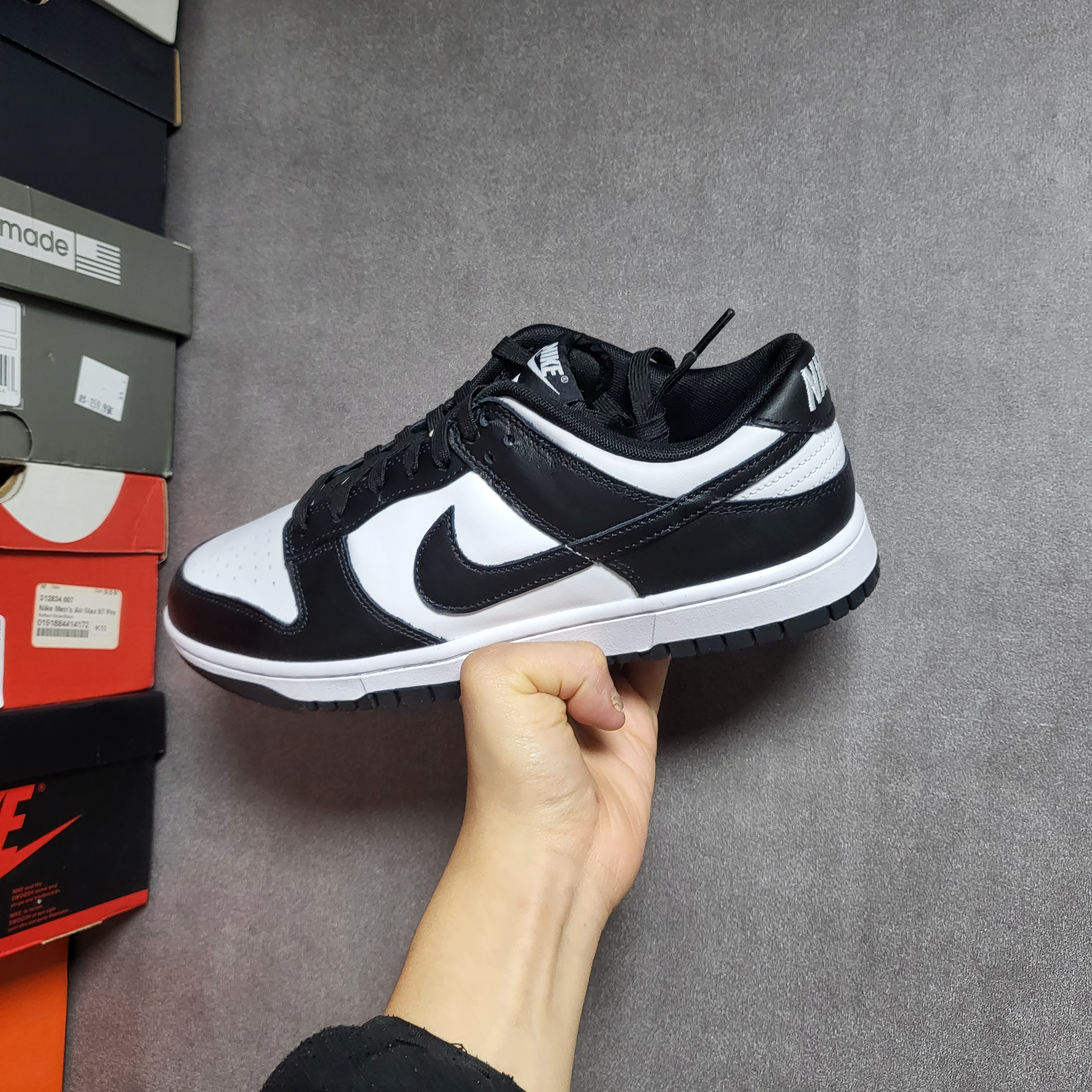 Nike Dunk Low Retro Black 착용 스타일