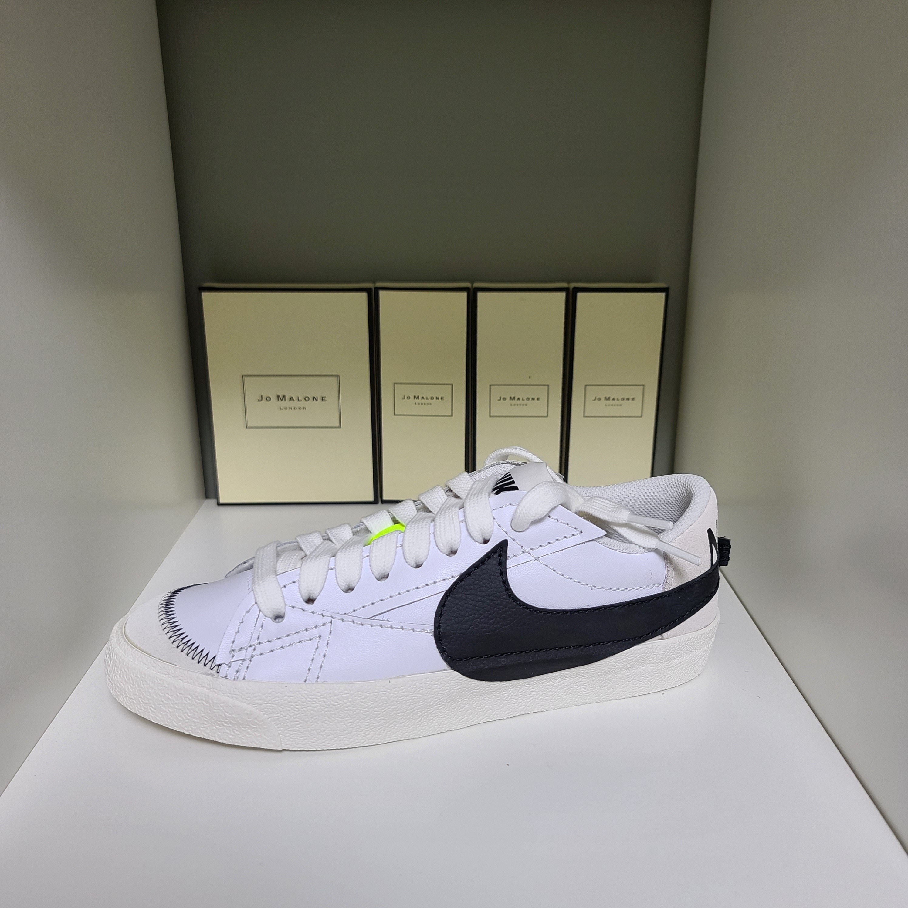 Nike Blazer Low '77 Jumbo White Black, (W) Nike Blazer Low '77 Jumbo White Black Sail 착용 스타일 - 1