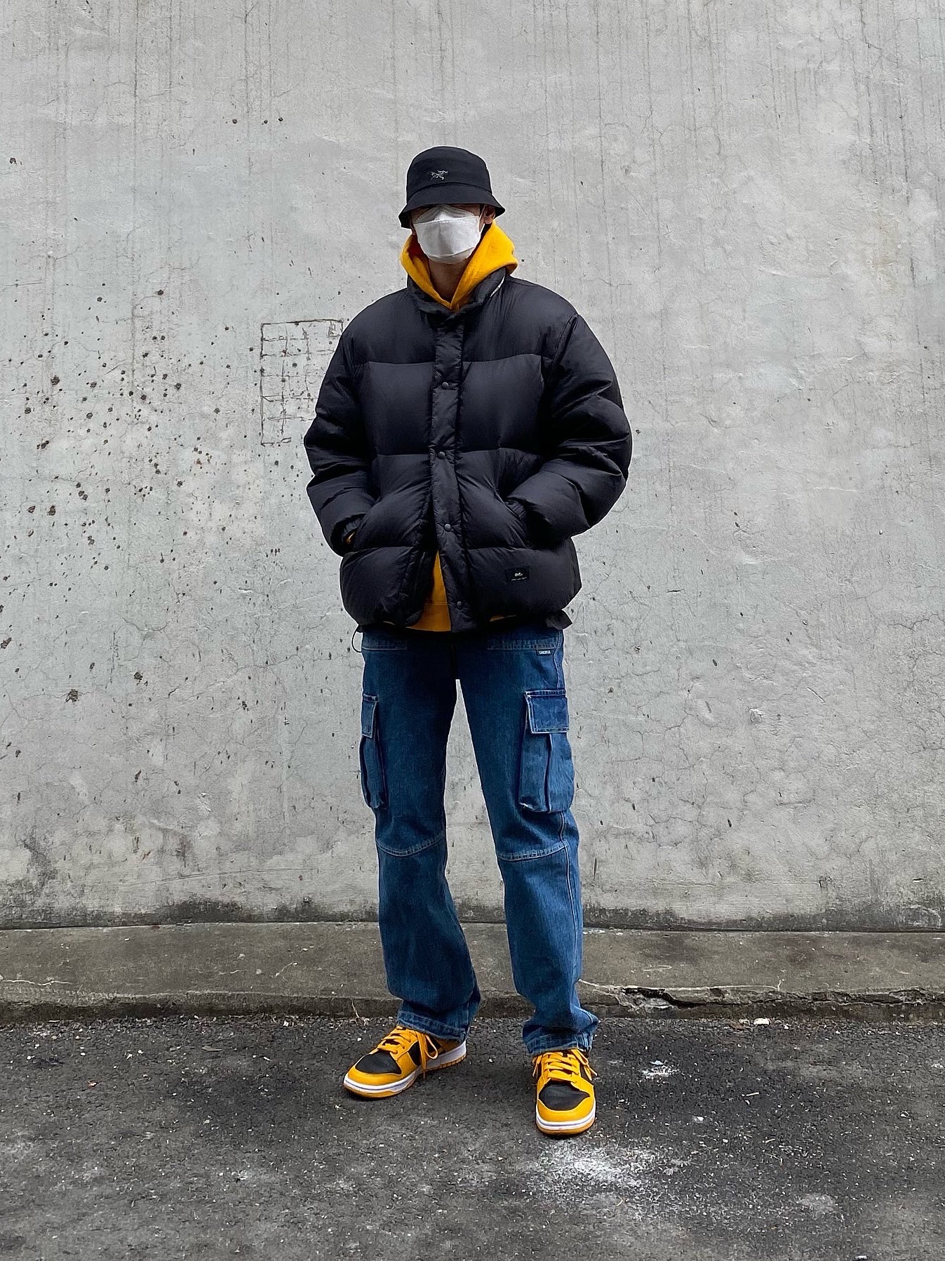 Nike Dunk Low Retro Championship Goldenrod, Palace x Arc'teryx Sinsolo Hat Black - 20FW 착용 스타일 - 1