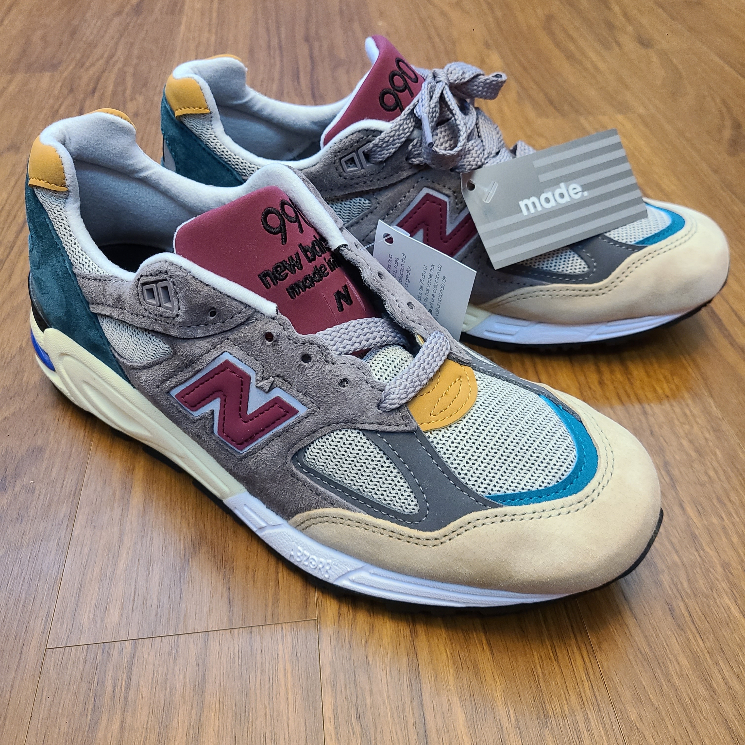 New Balance 990v2 Made in USA Grey Tan 착용 스타일 - 2
