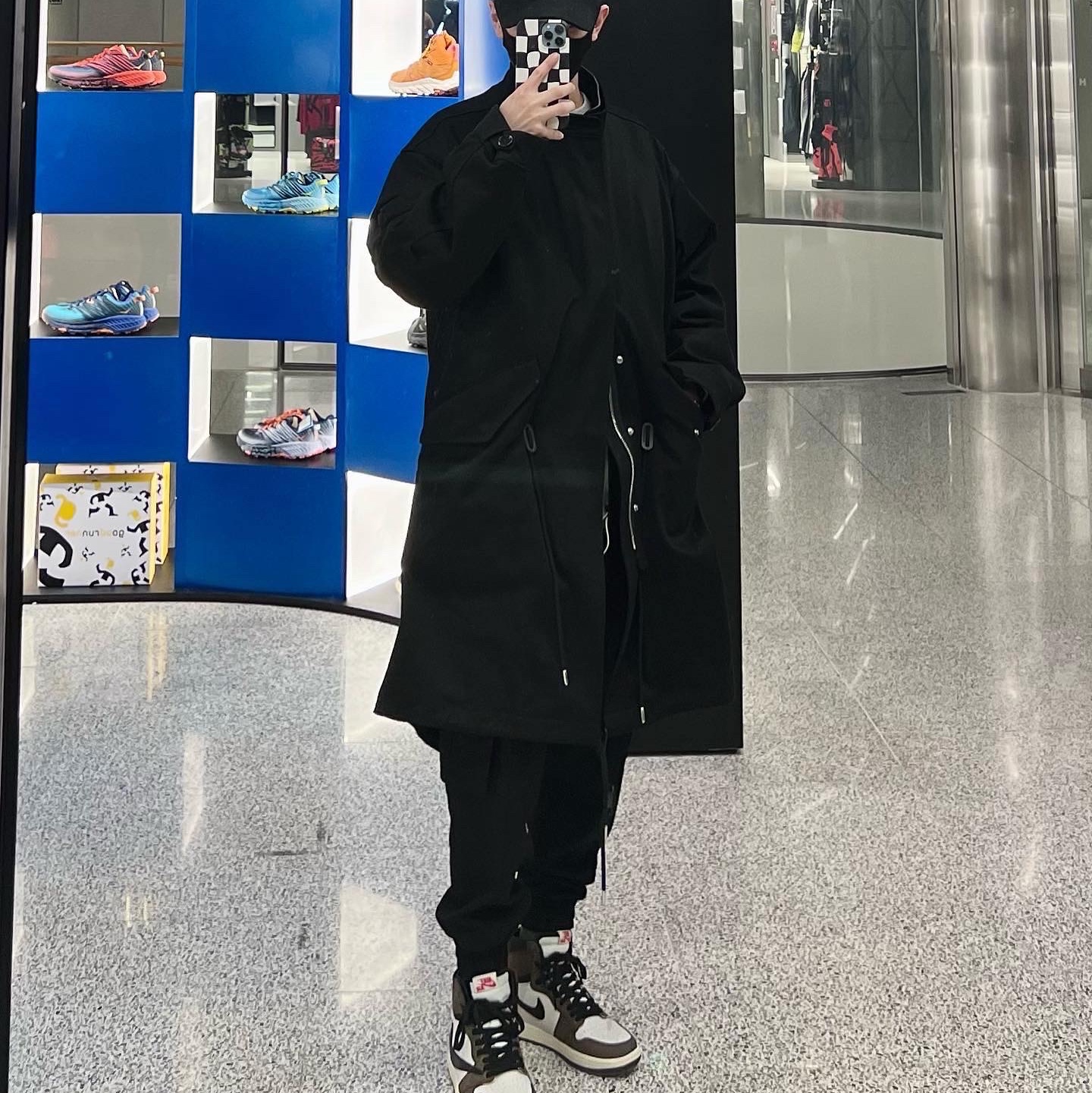 Jordan 1 x Travis Scott Retro High OG SP Mocha 착용 스타일 - 1